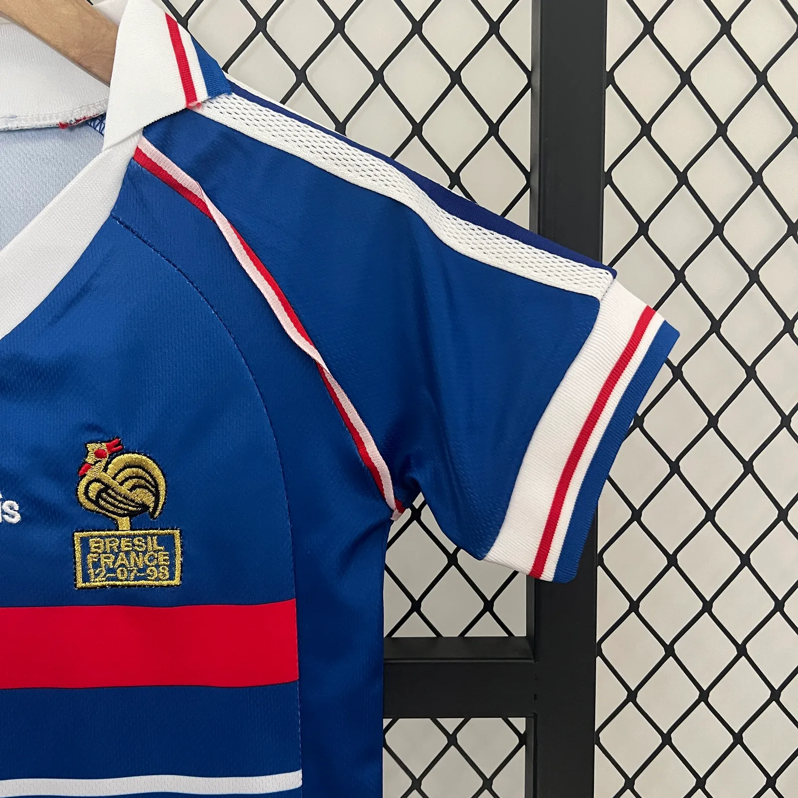 kids France 1998 home size: 16-28 — 2/2