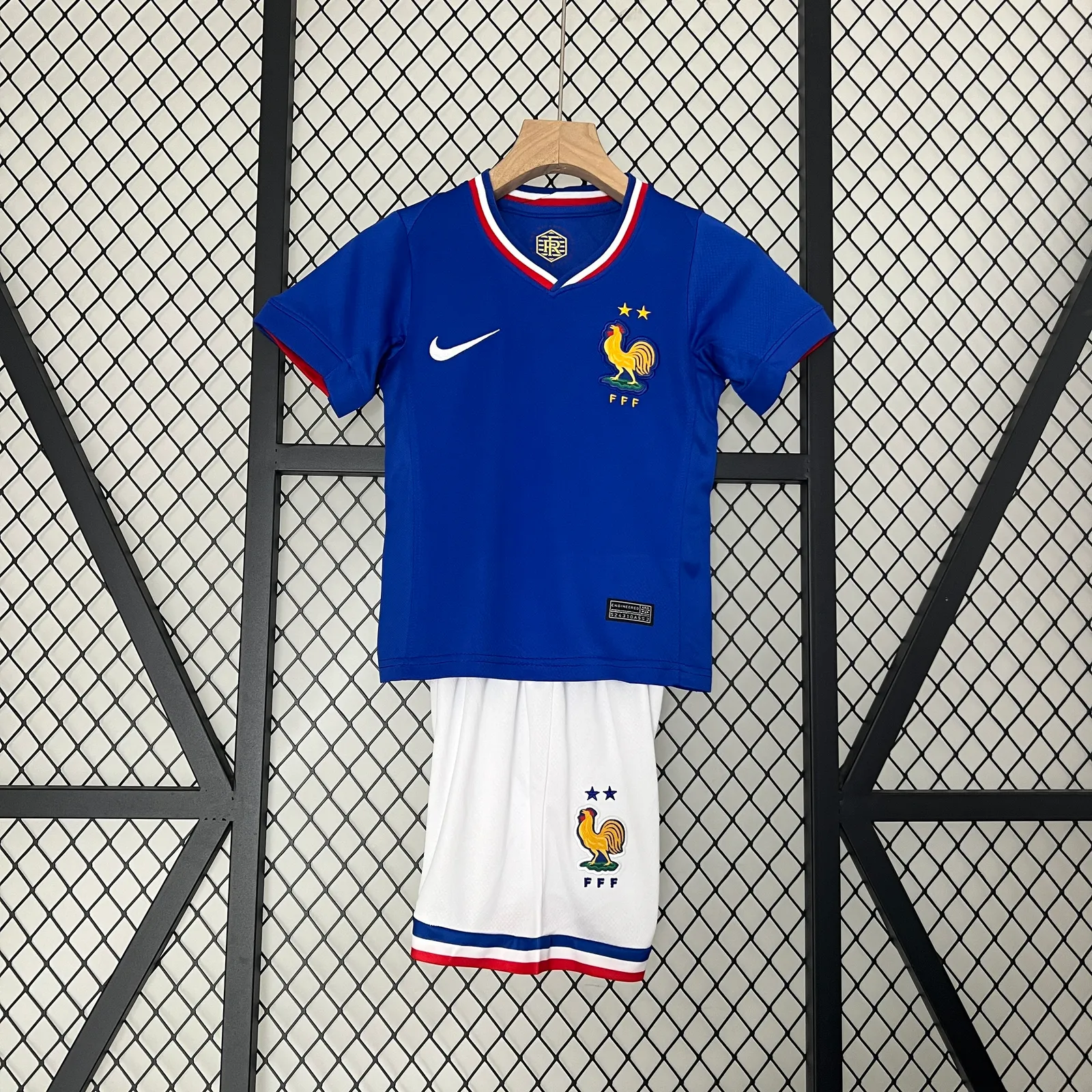 2024 kids France 2024 home size: 16-28 — 2/2