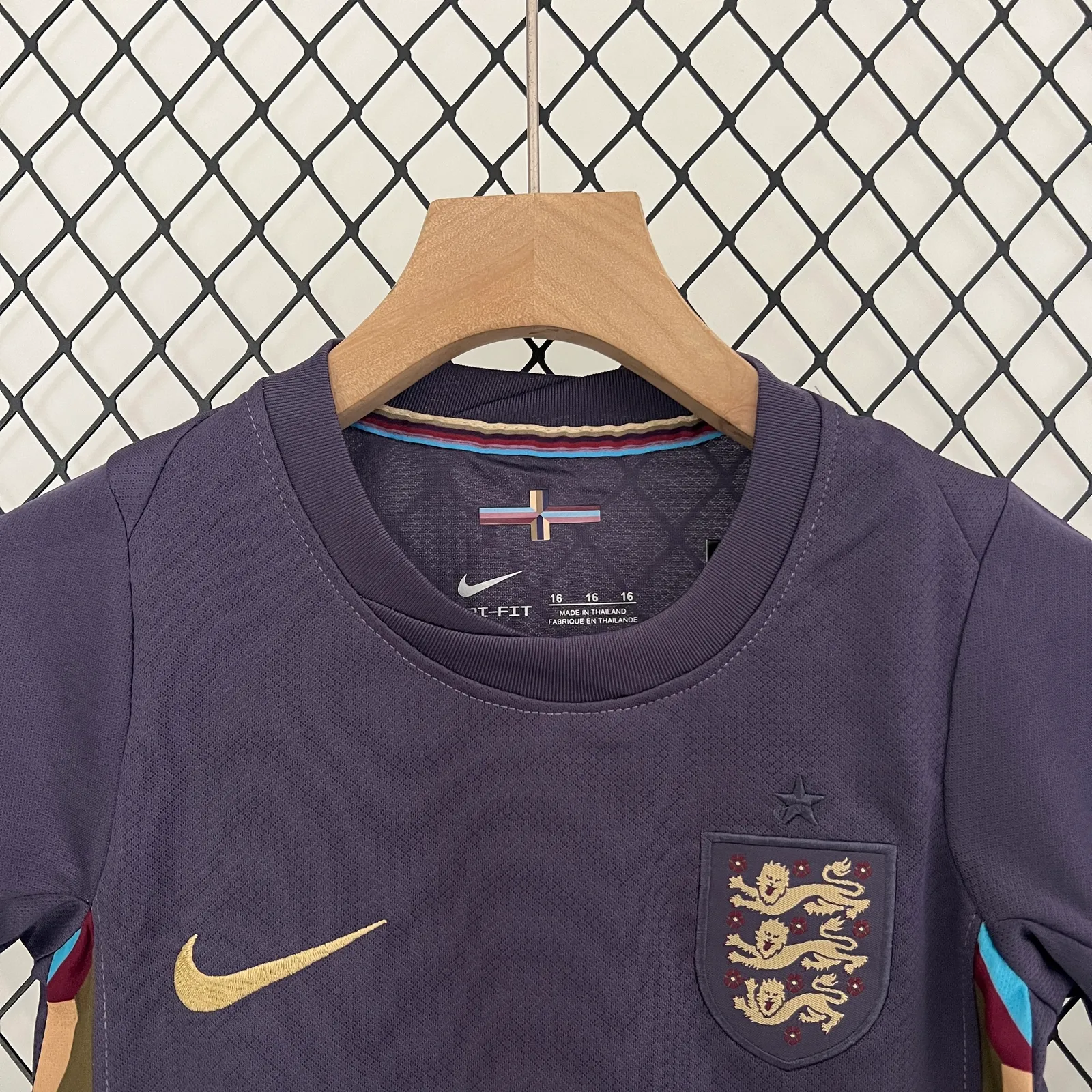 2024 kids England 2024 away size: 16-28 — 2/2