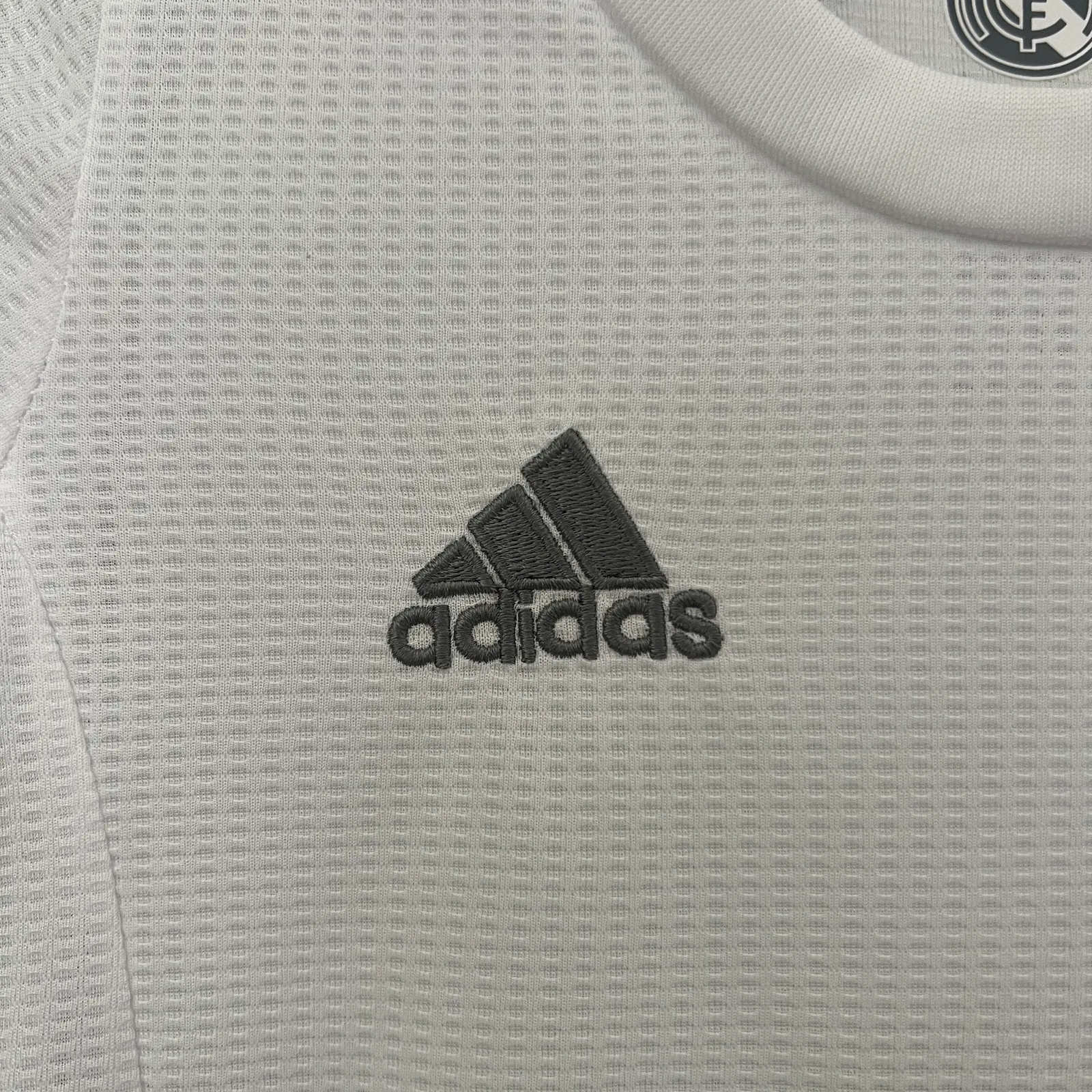 kids Real Madrid 15/16 home size: 16-28 — 2/2