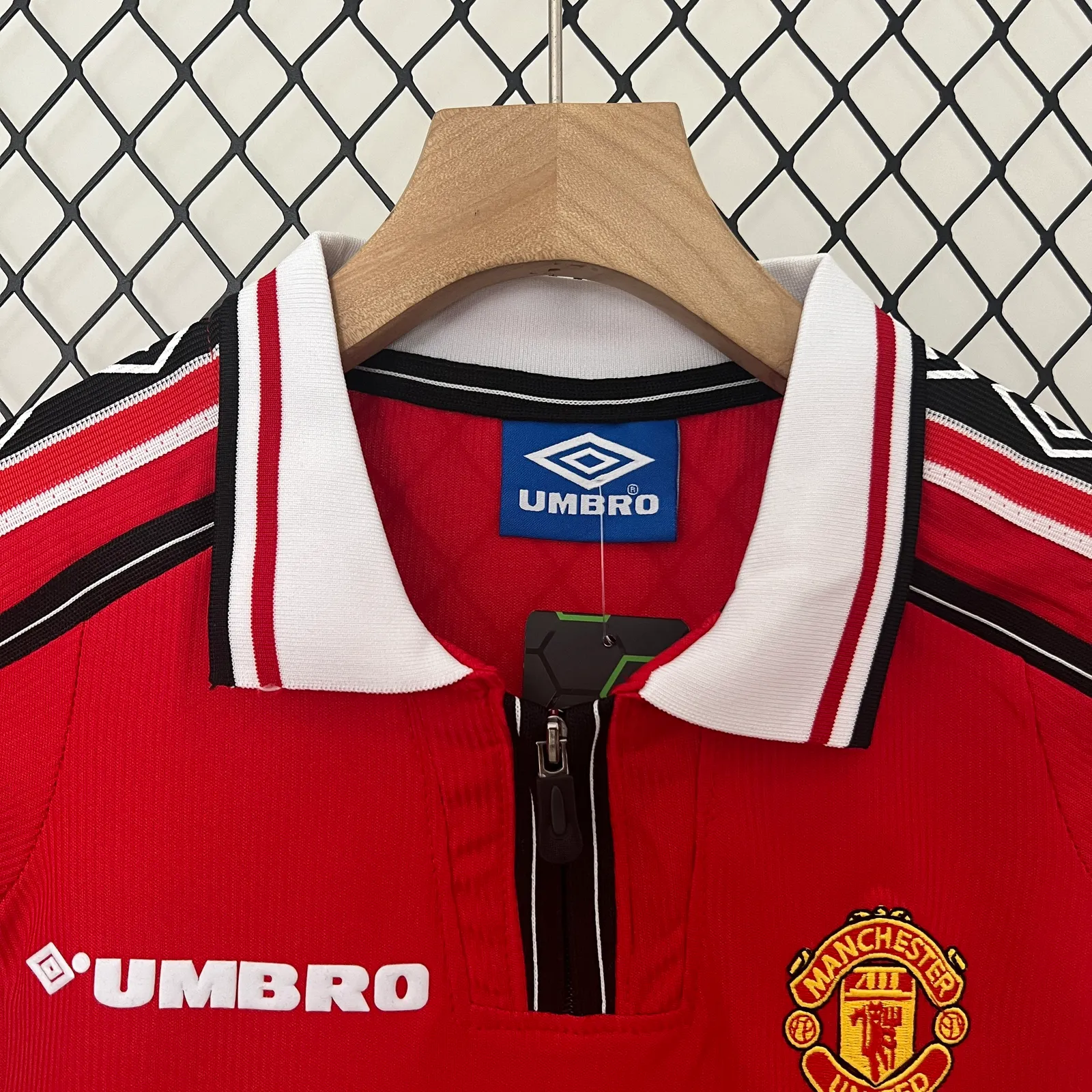 kids M-U 98/99 home size: 16-28 — 2/2