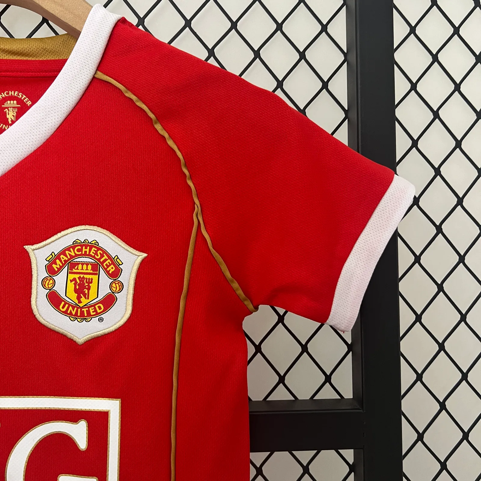 kids M-U 06/07Home size: 16-28 — 2/2