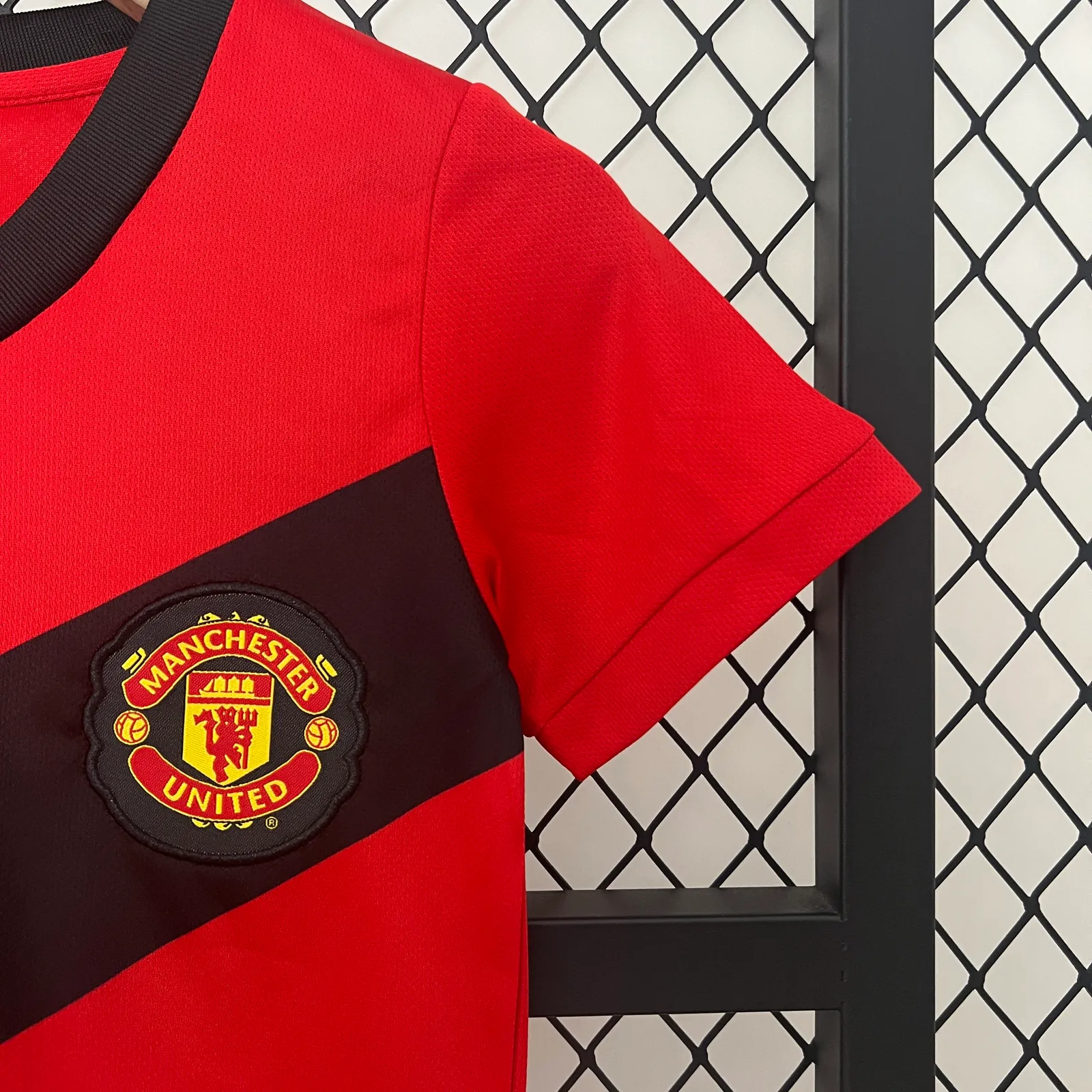 kids M-U 09/10 home size: 16-28 — 1/2