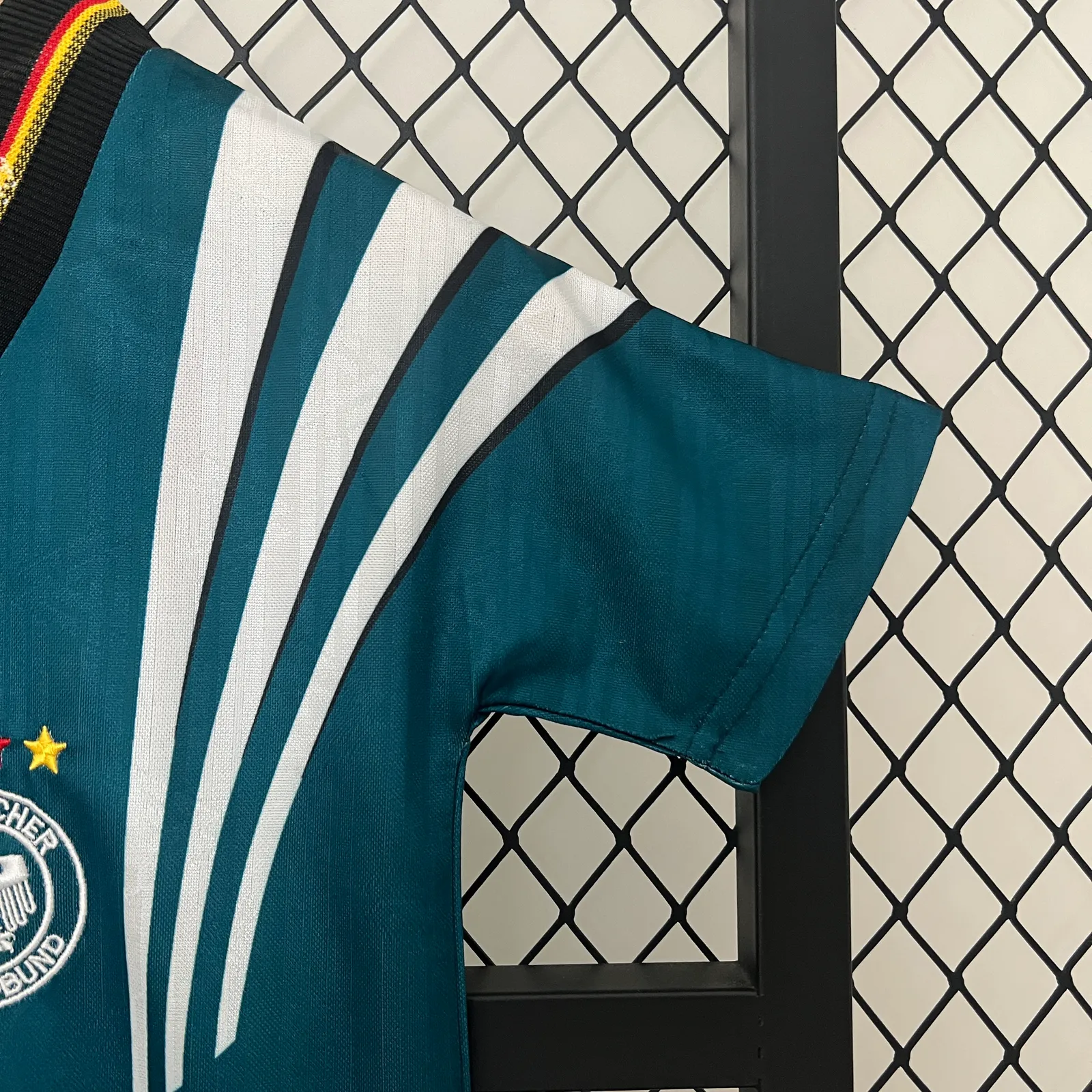 kids Germany 1996 home size: 16-28 — 2/2