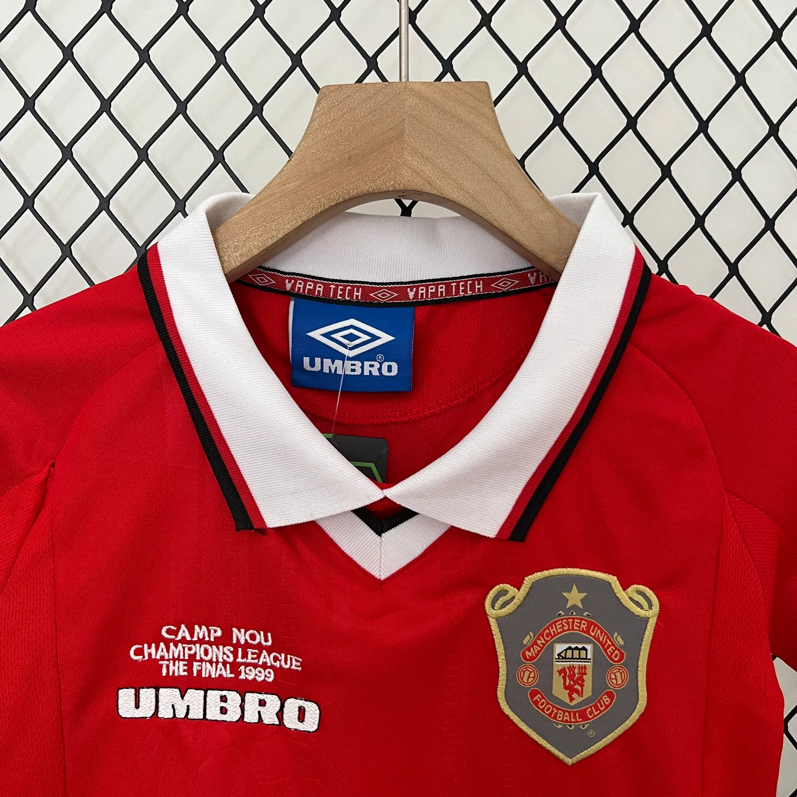 kids M-U 99/00 home size: 16-28 — 2/2