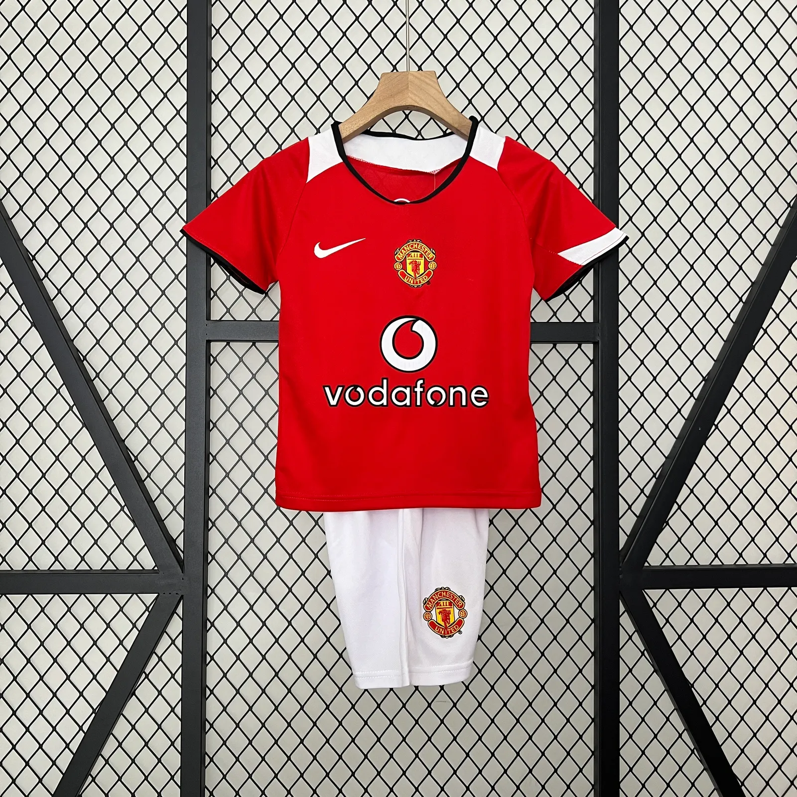 kids M-U 05/06 home size: 16-28 — 2/2