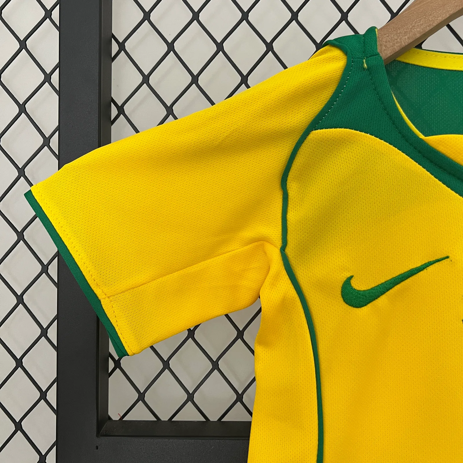 kids Brazil 2004 home size: 16-28