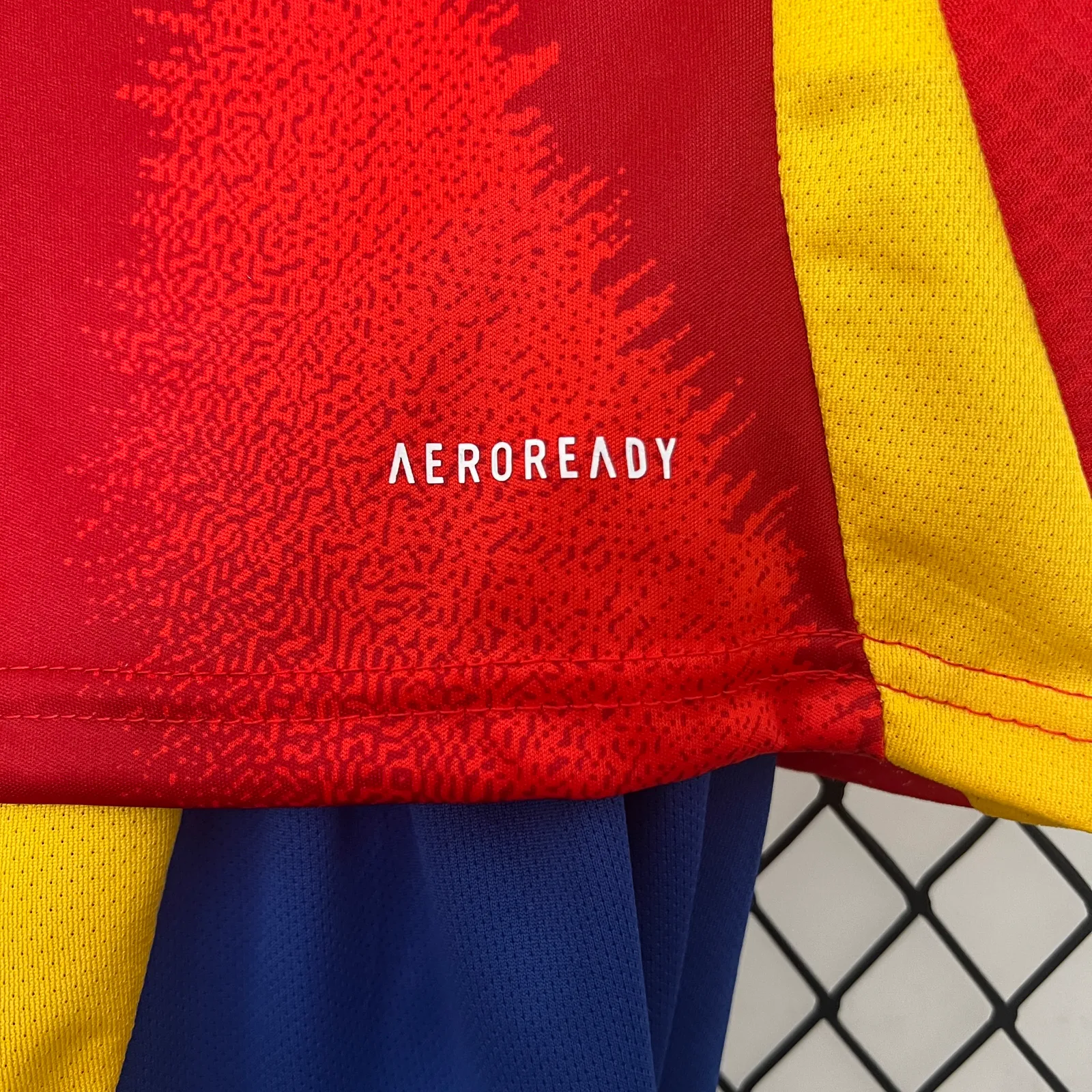 2024 kids Spain home size: 16-28 — 1/2