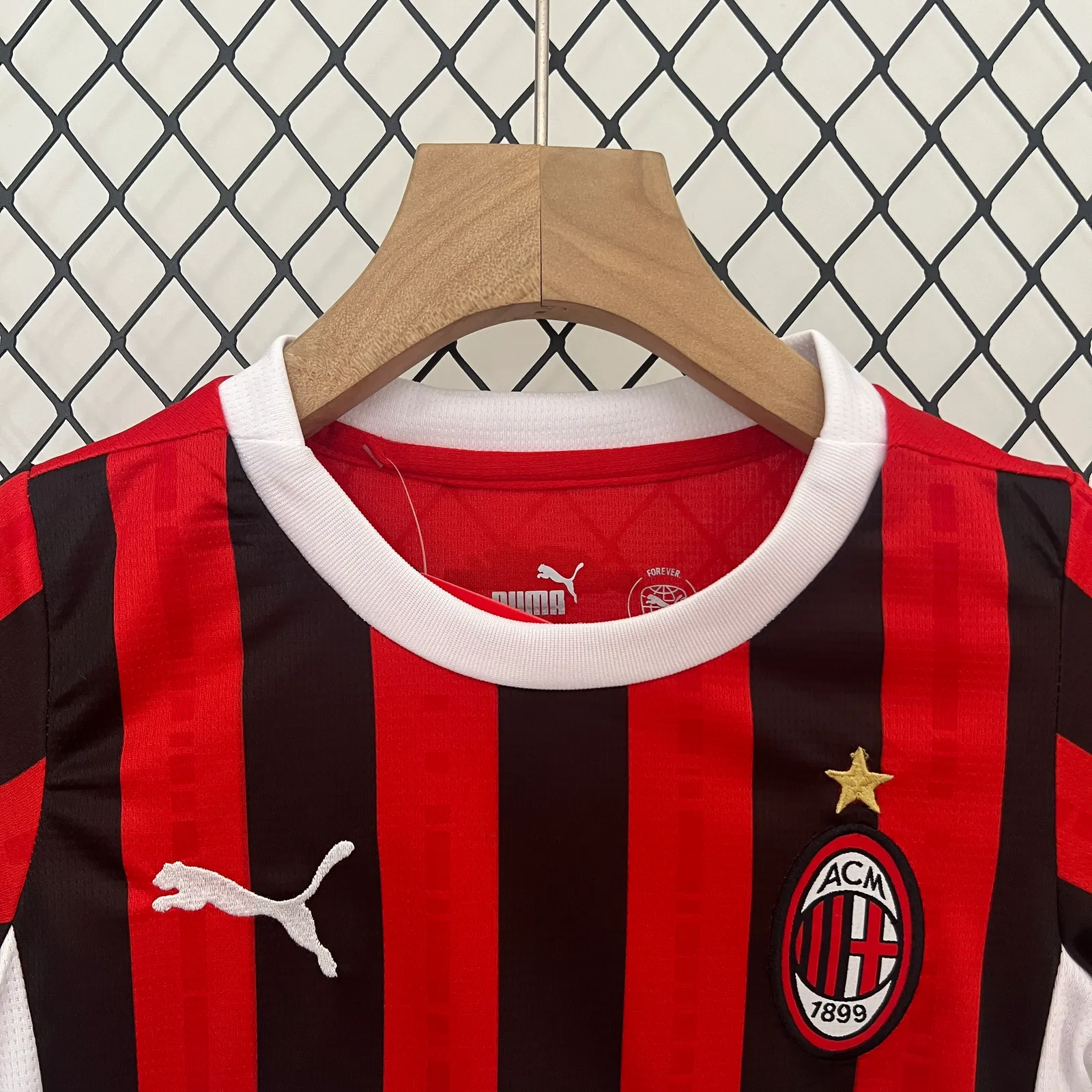 24/25 kids AC Milan home size: 16-28 — 2/2
