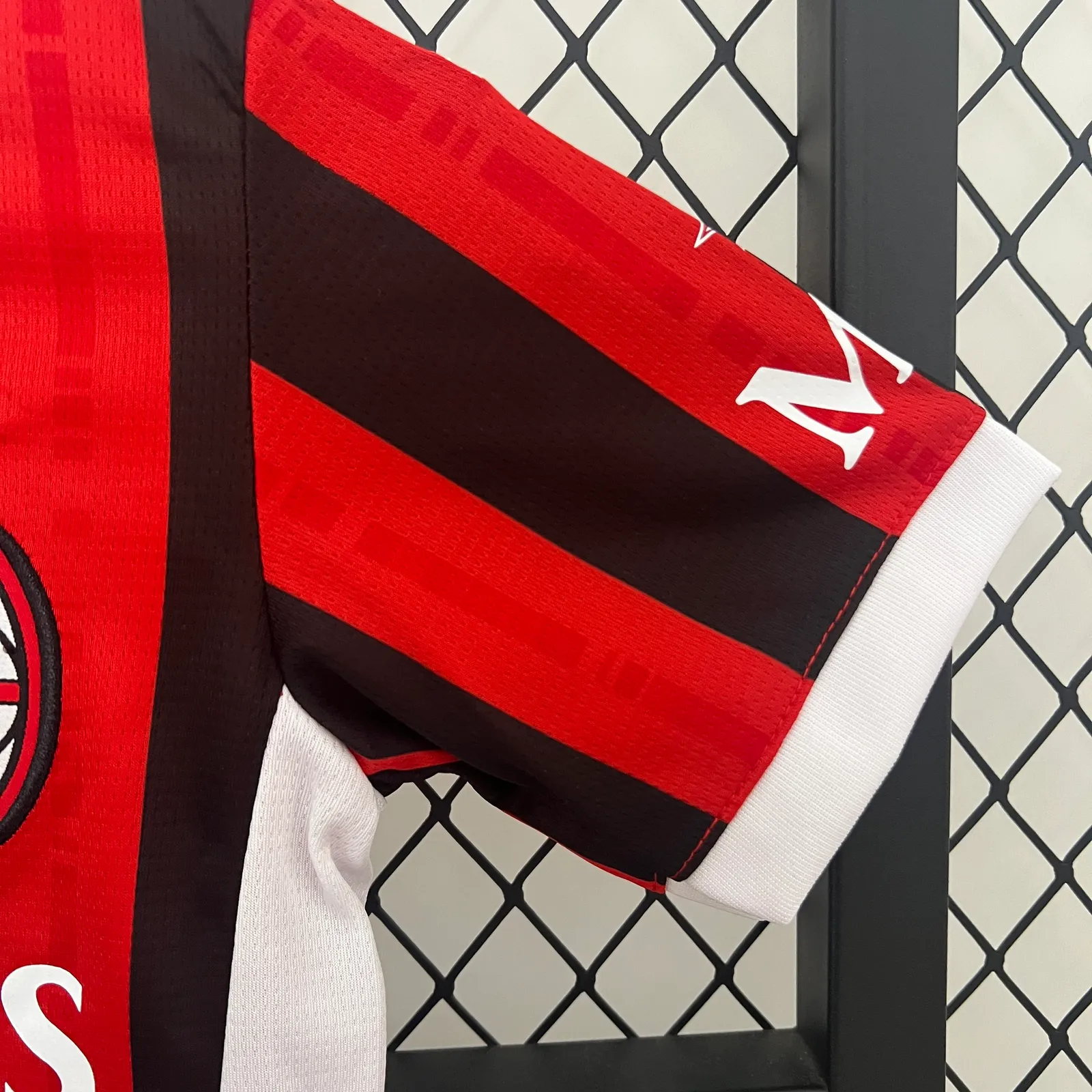 24/25 kids AC Milan home size: 16-28 — 1/2