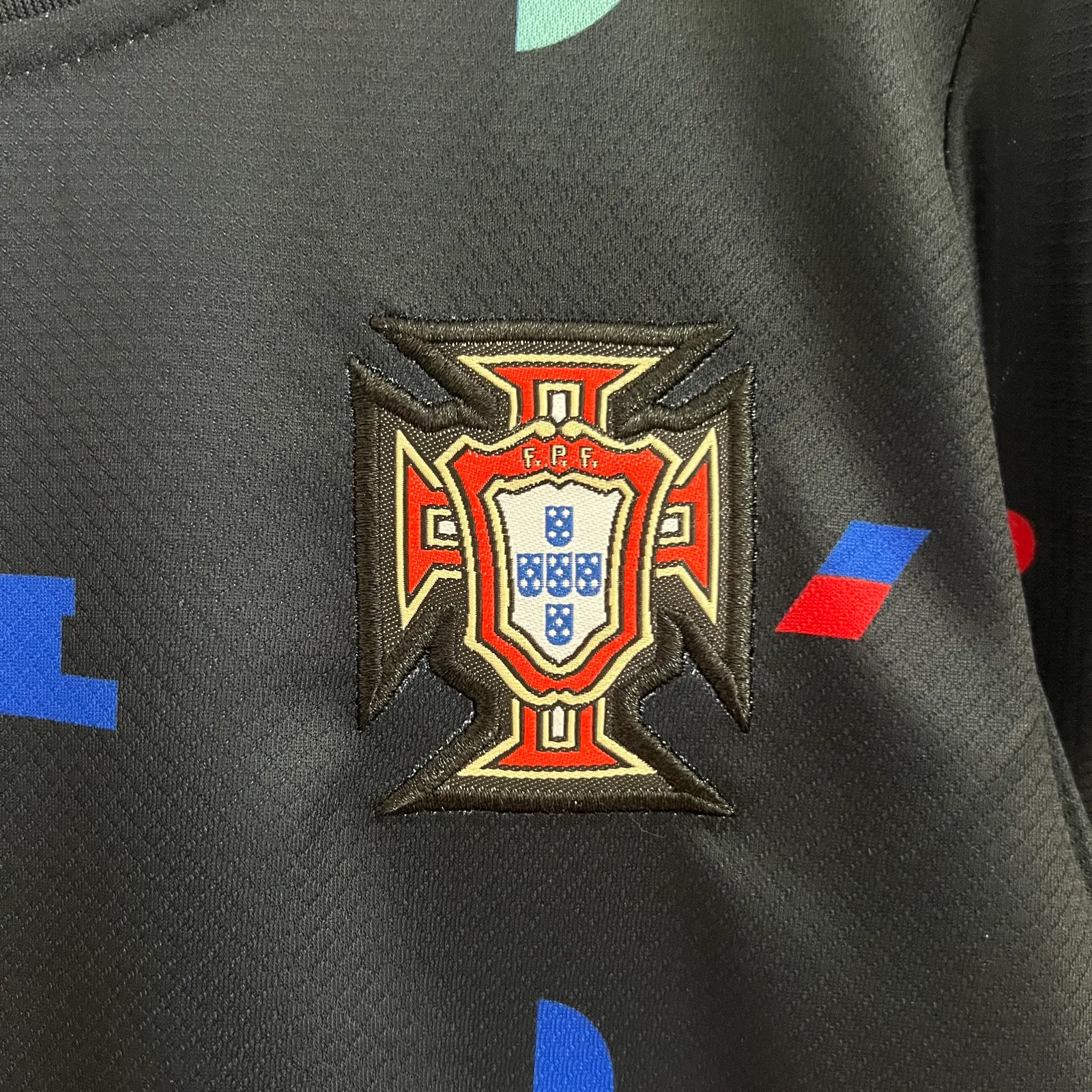 2024 Kids Portugal Training Wear Size: 16-28 — 2/2