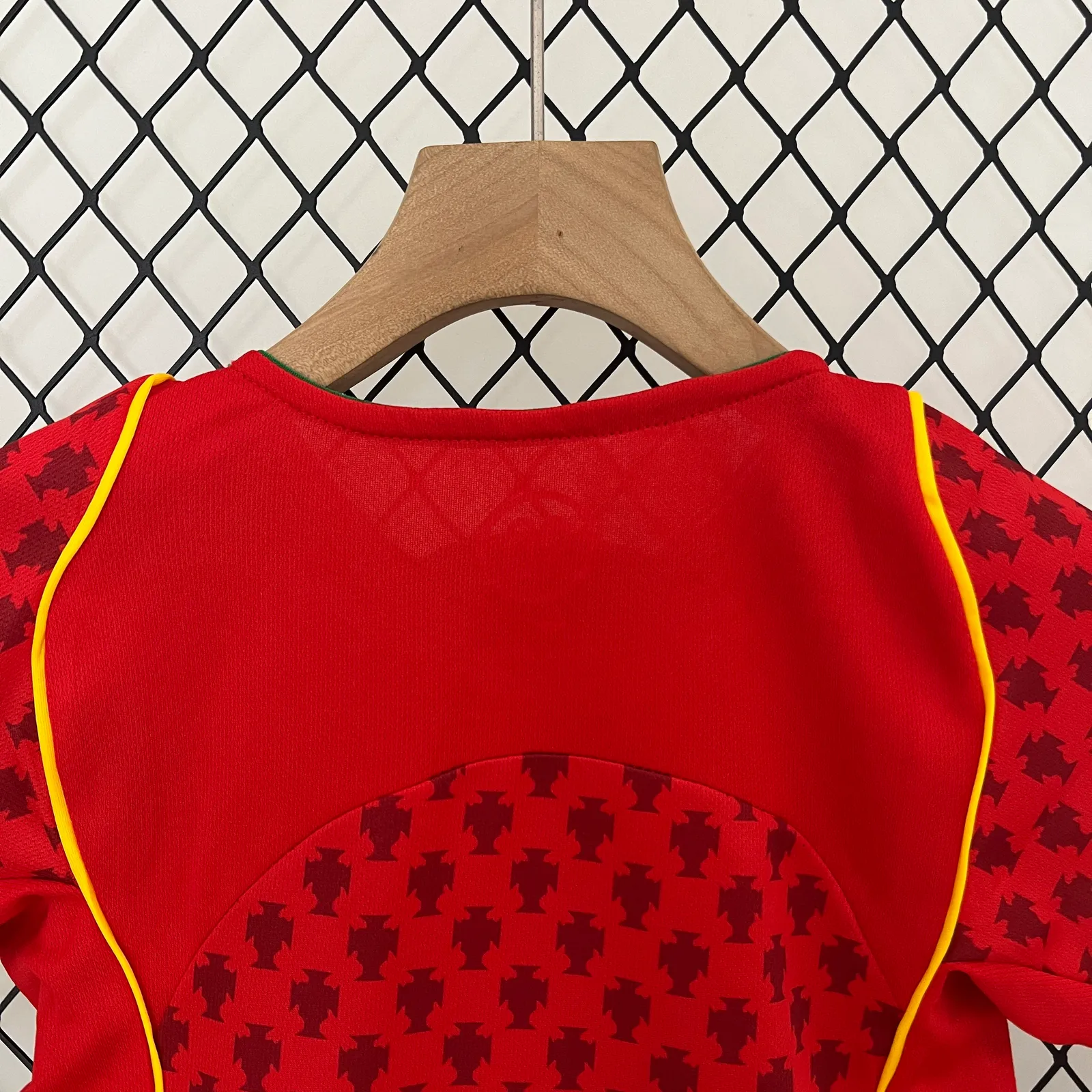 kids Portugal 2004 Home size: 16-28