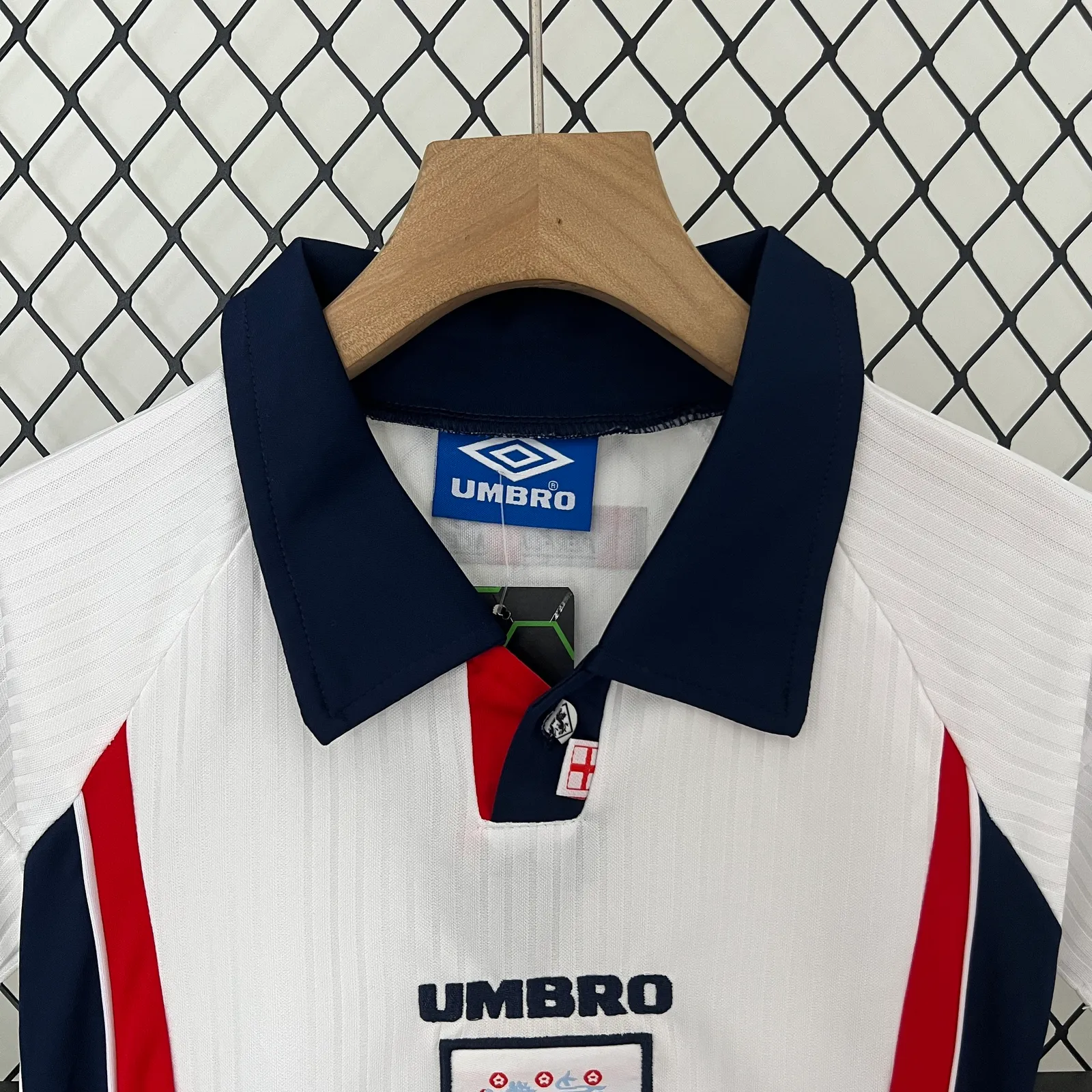 kids England 1998 Home size: 16-28 — 2/2