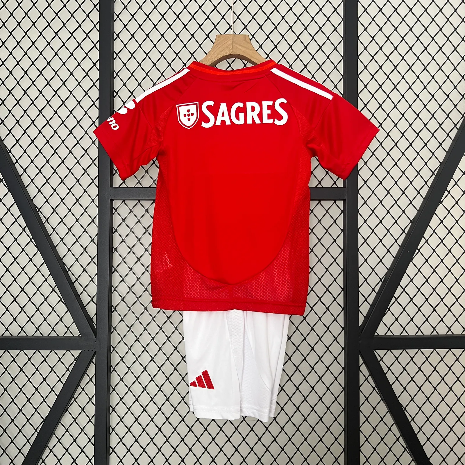 24/25 Kids Benfica Home Size: 16-28 — 2/2
