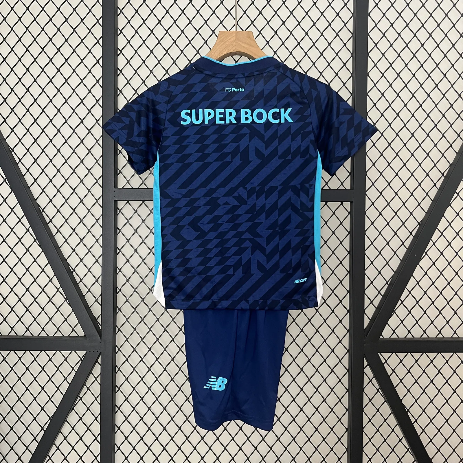 24/25 Kids Porto Third away Size: 16-28 — 2/2