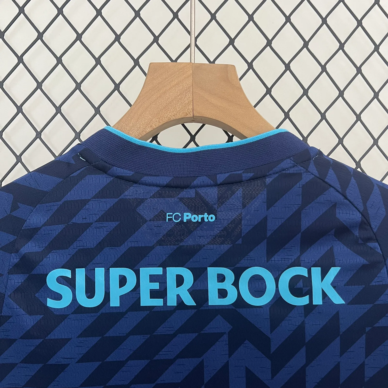 24/25 Kids Porto Third away Size: 16-28 — 1/2