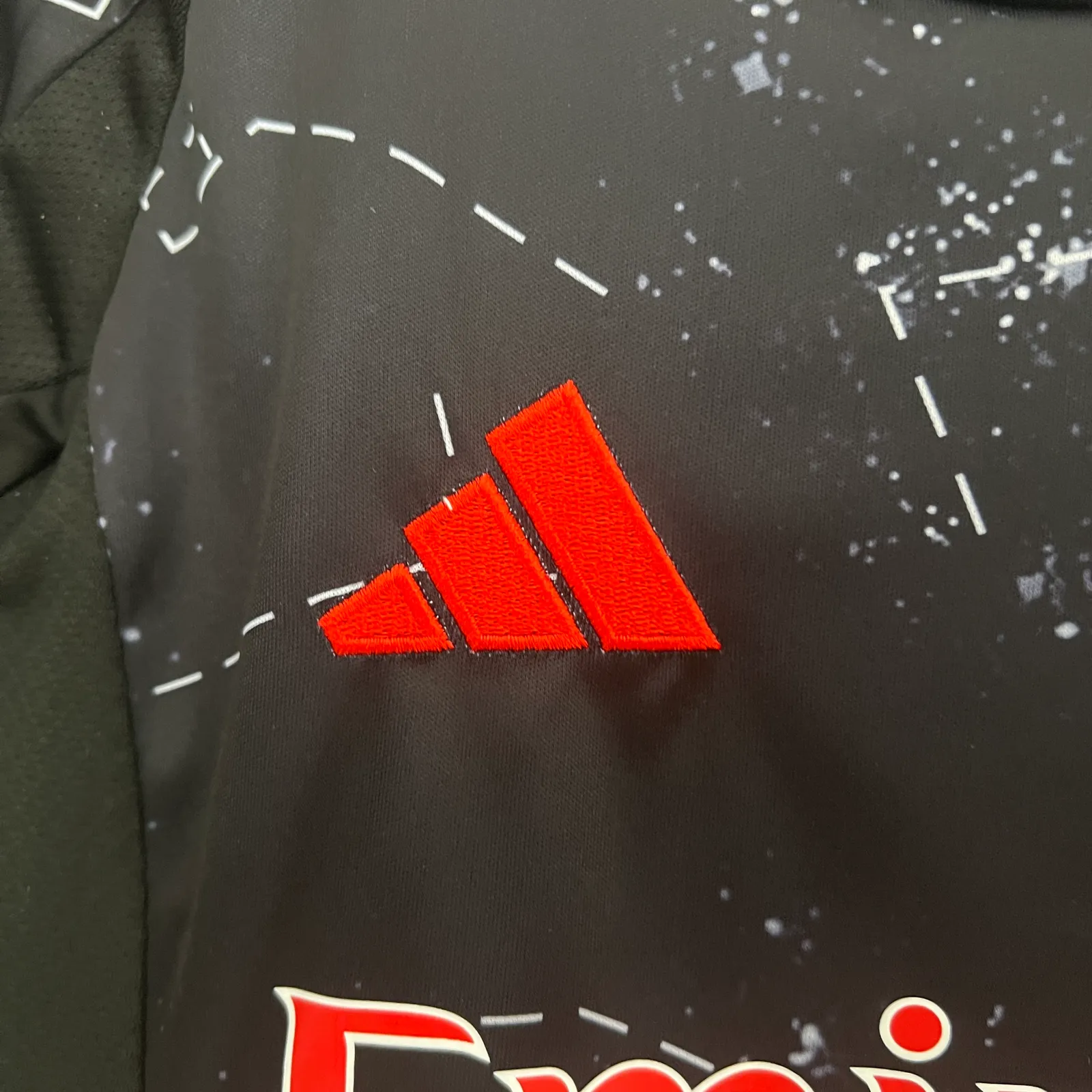 24/25 Kids Benfica away Size: 16-28