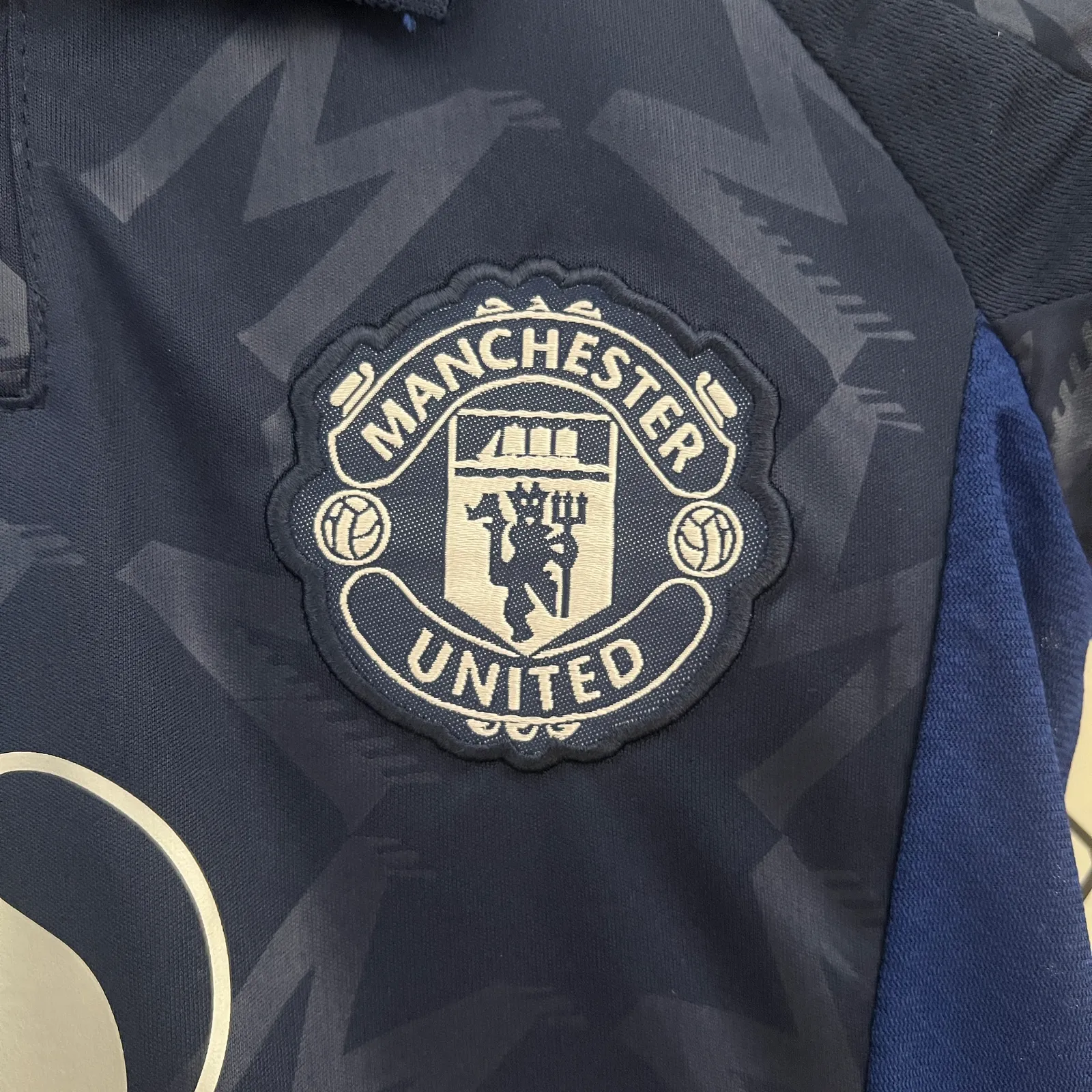 24/25 Kids M-U away Size: 16-28 — 2/2