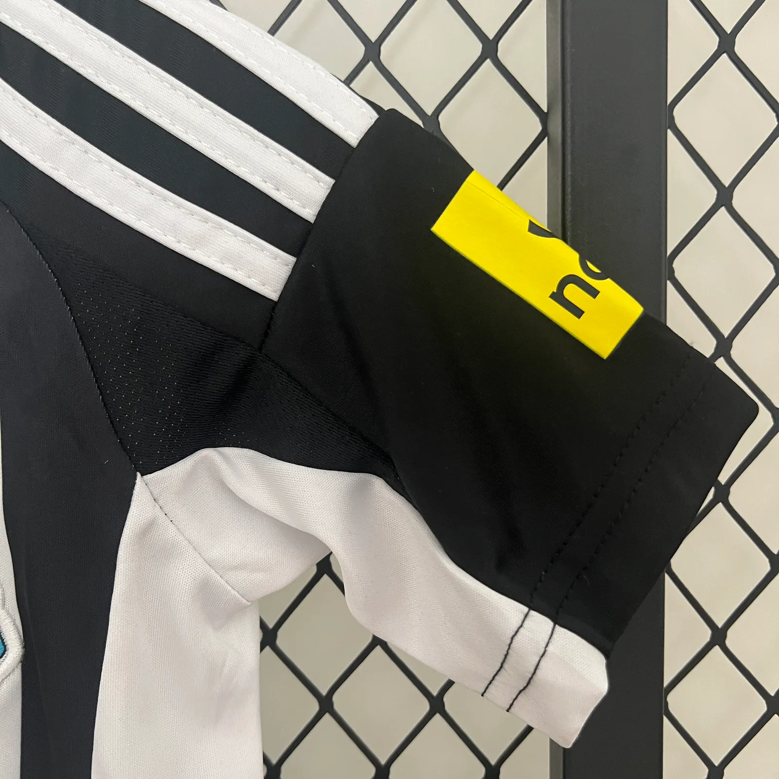 24/25 Kids Newcastle United Home Size: 16-28