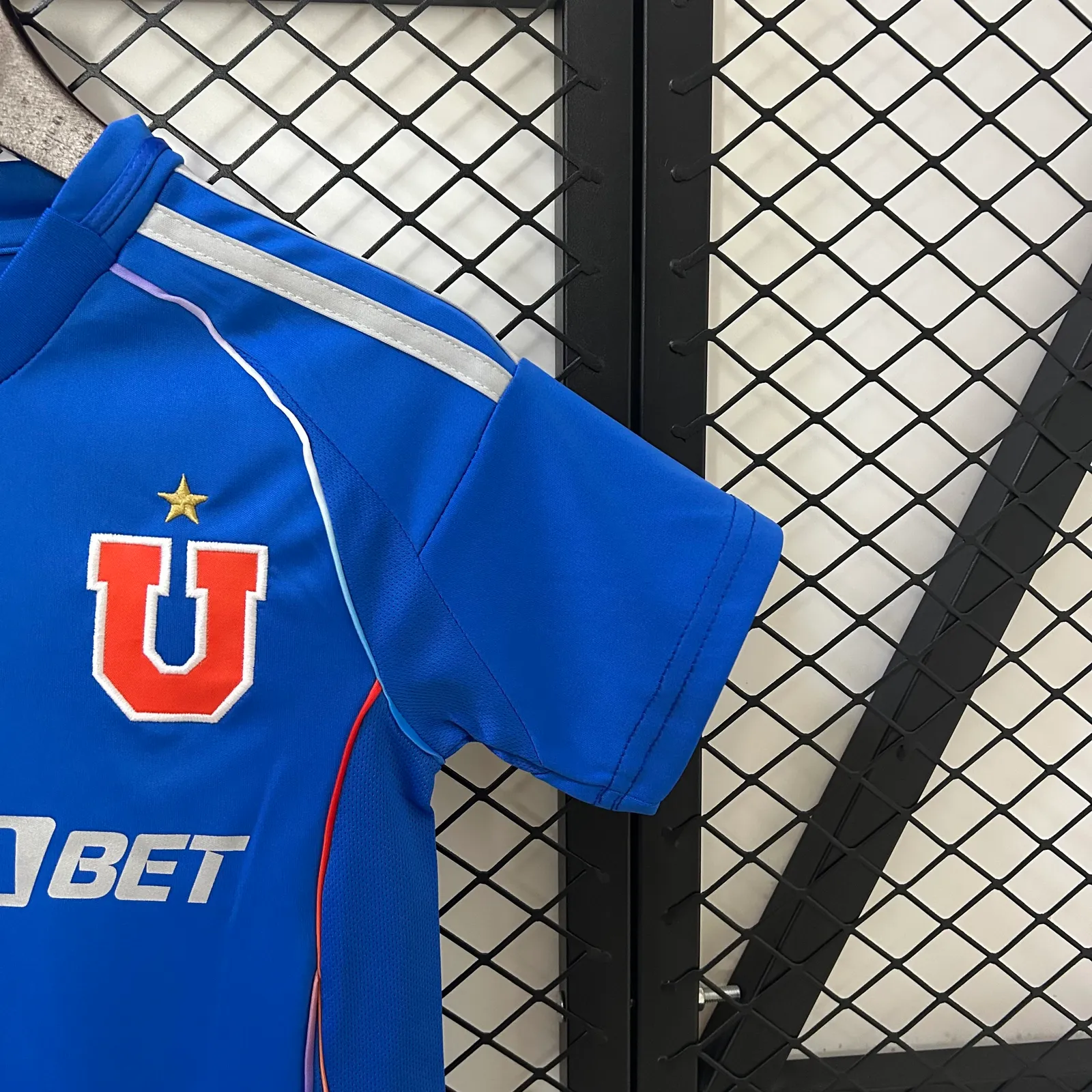 25/26 kids University of Chile home size: 16-28 — 2/2
