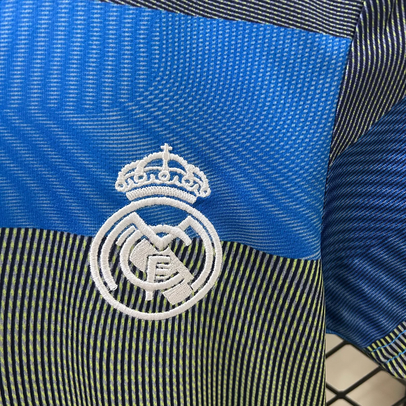 25/26 kids Real Madrid training uniform 16-28 — 2/2