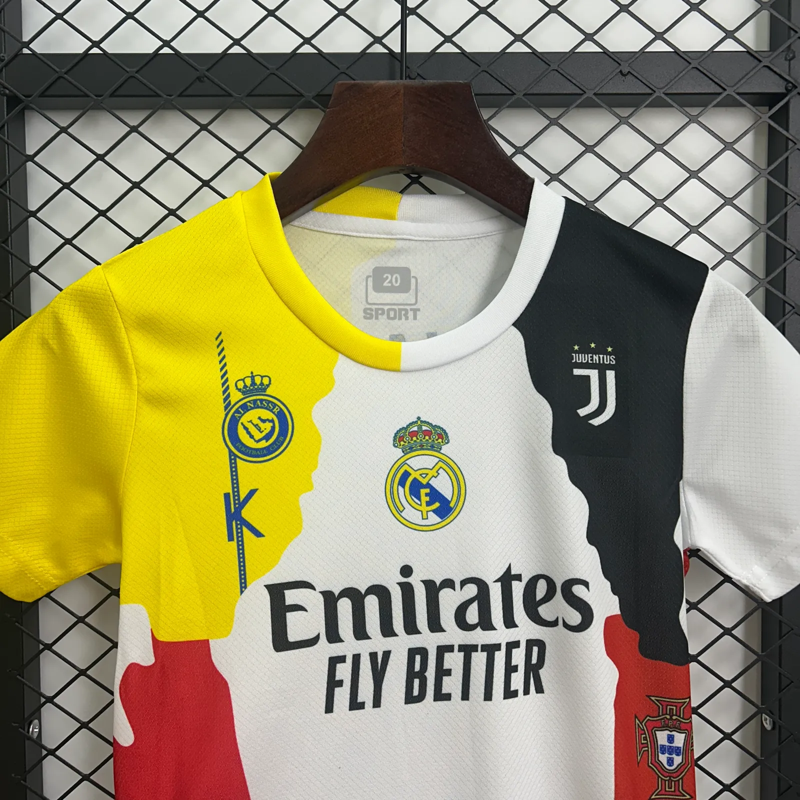 kids Cristiano Ronaldo Commemorative Edition 16-28 — 1/2