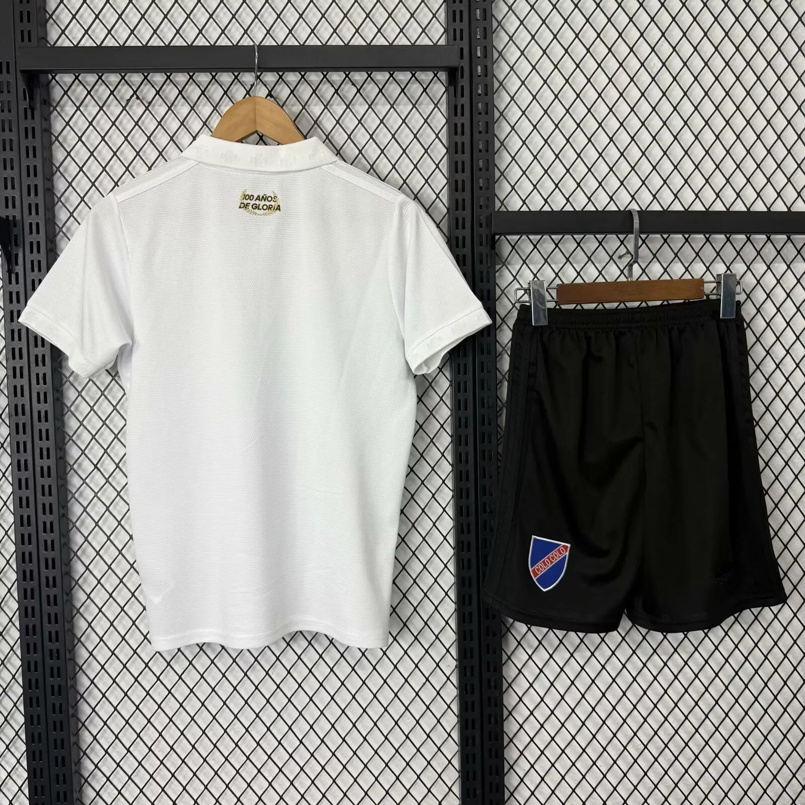 25/26 Kids Colo Colo 100th Anniversary White size:16-28 — 2/2
