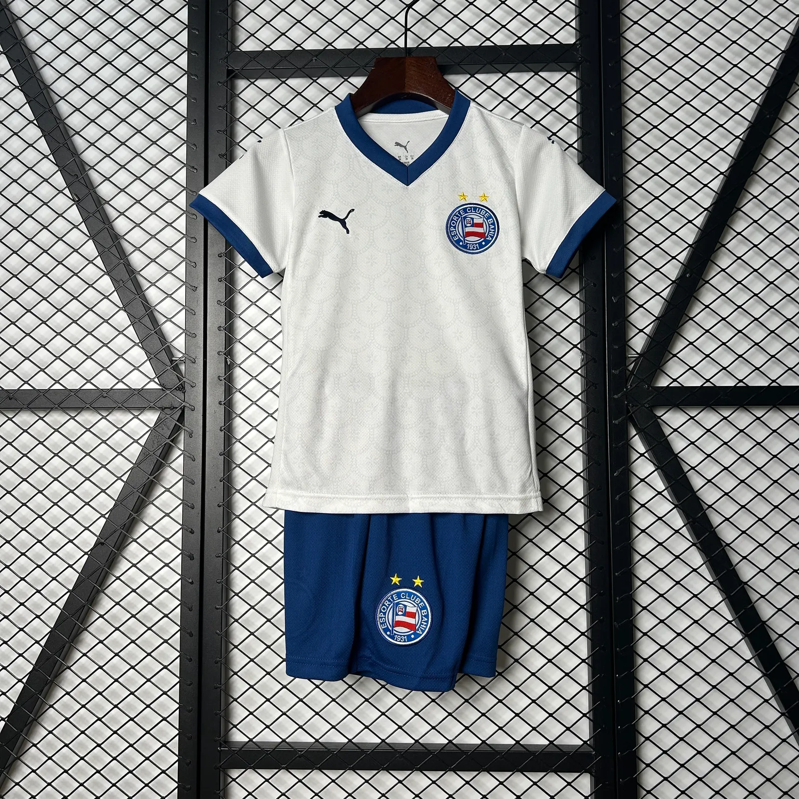 25/26 kids Bahia Home size: 16-28 — 2/2