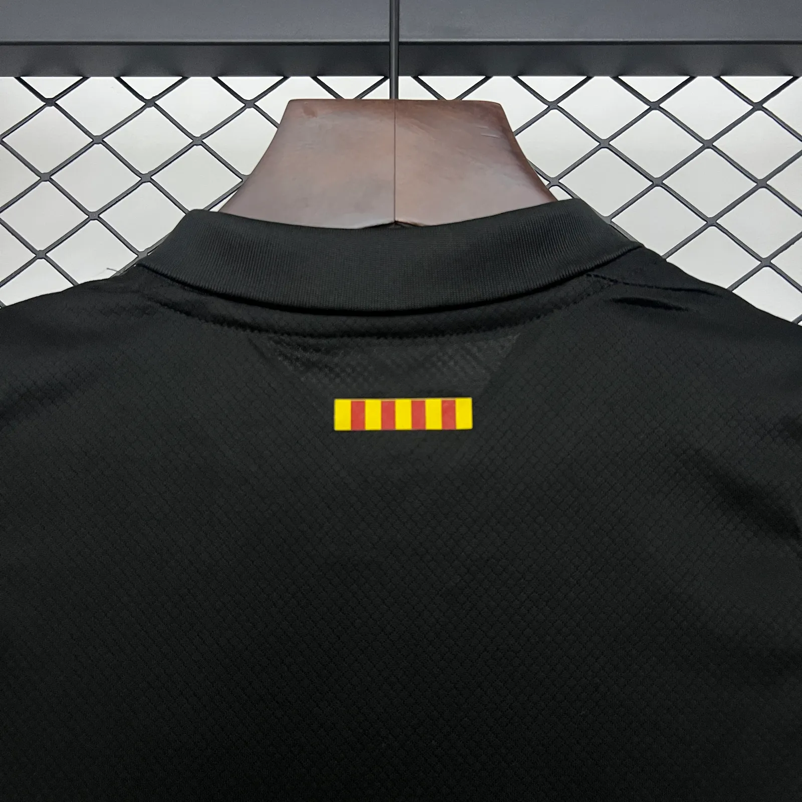 24/25 kids Barcelona away size: 16-28