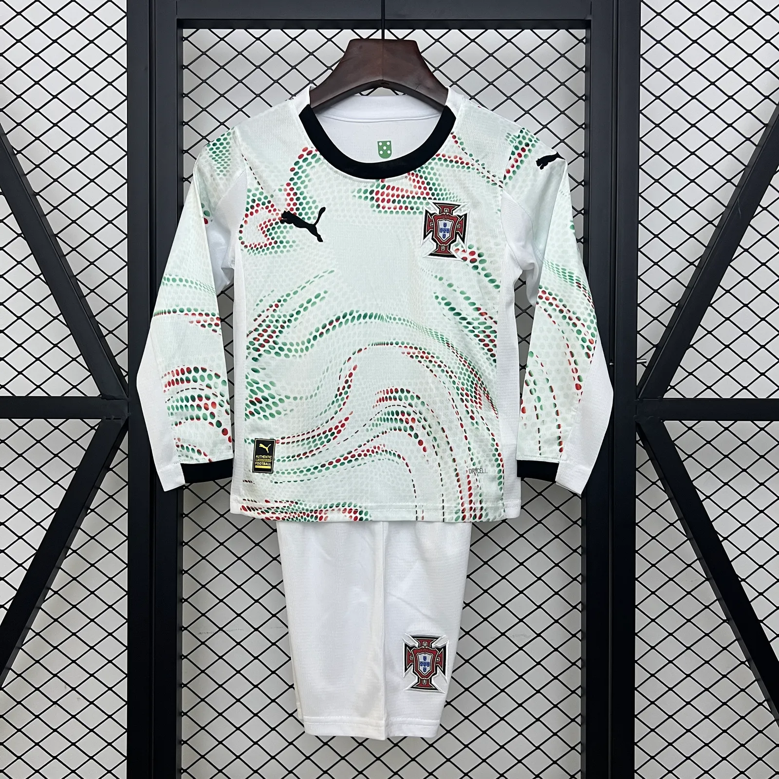 2025 kids Portugal away size: 16-28 — 2/2