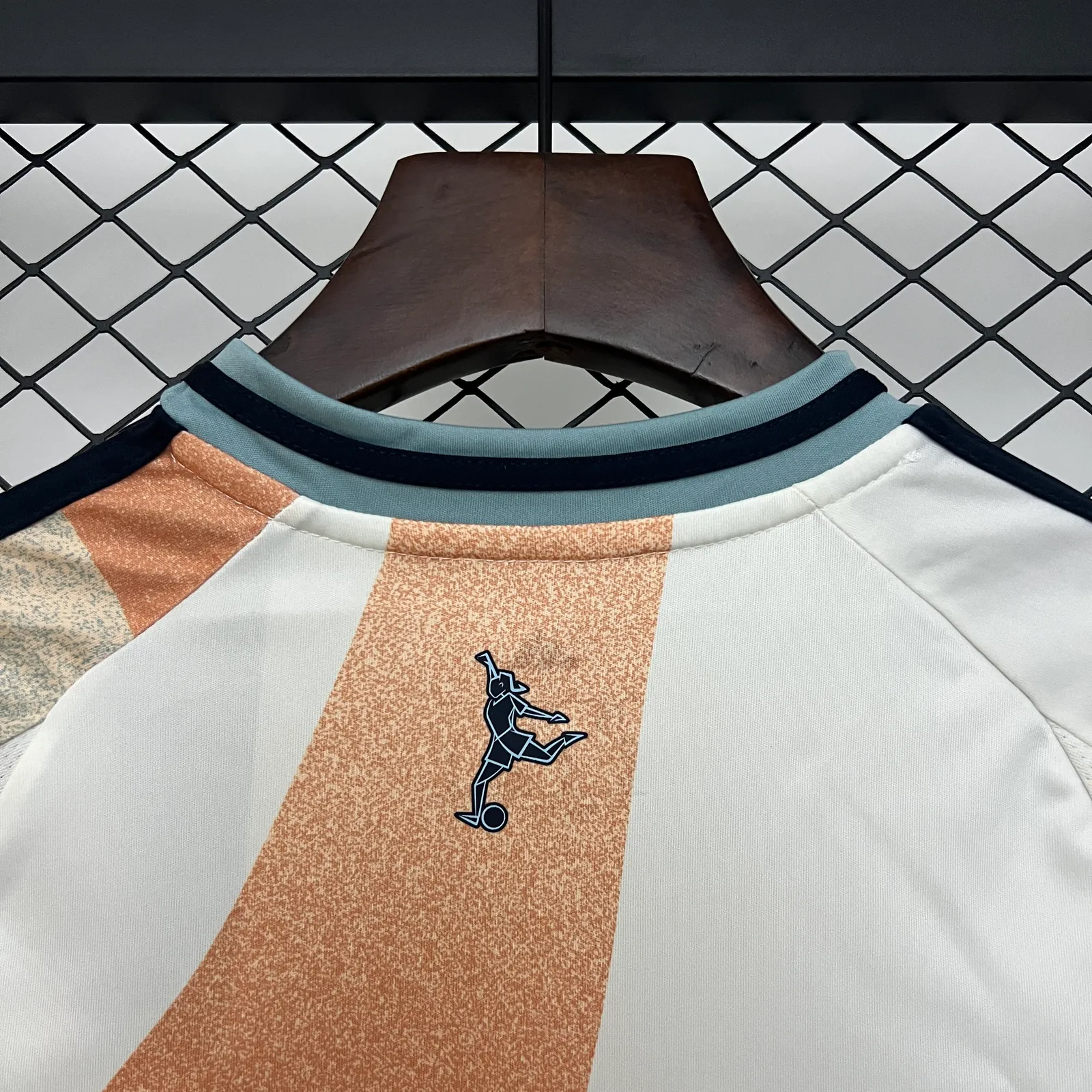 2025 kids Spain away size: 16-28 — 1/2