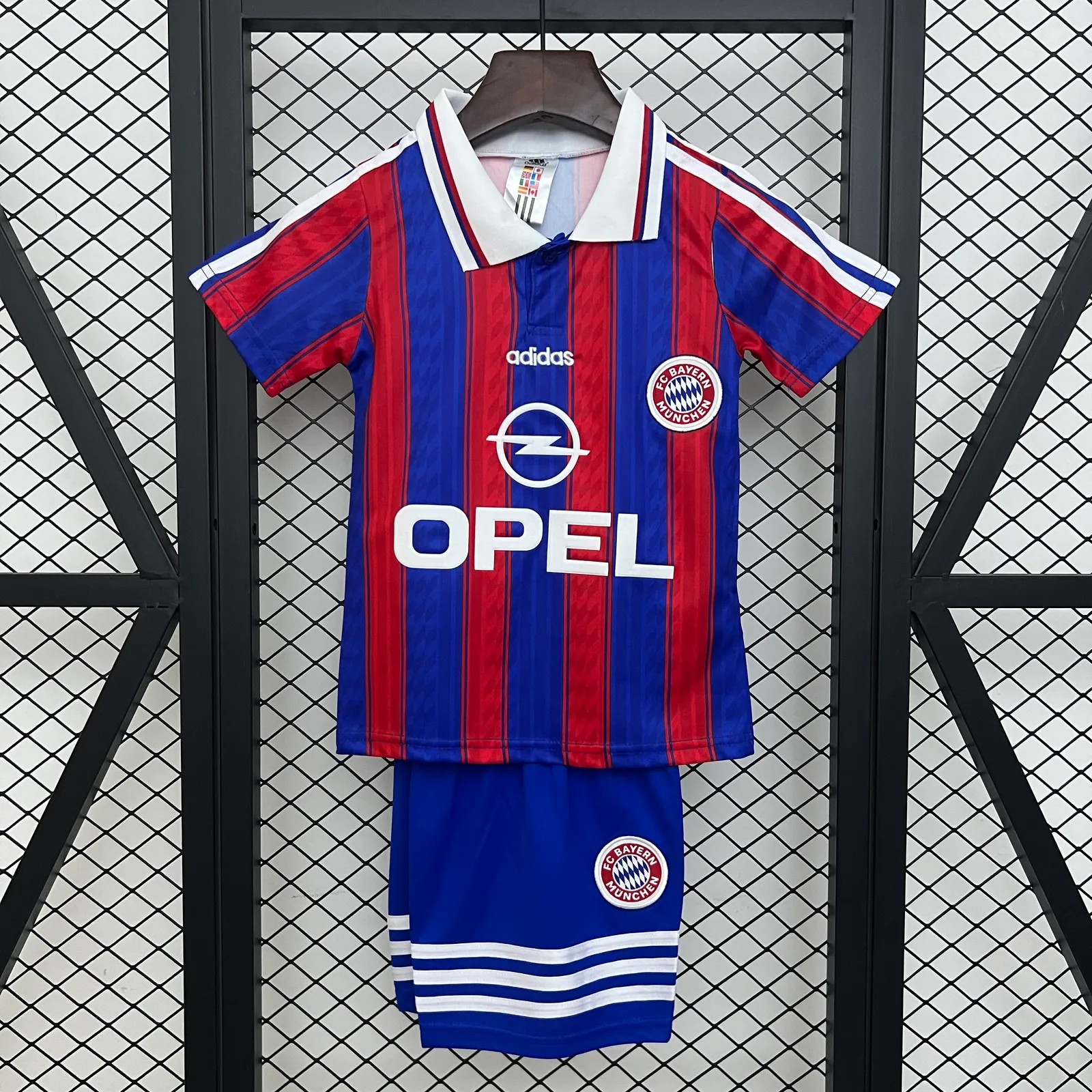 kids Bayern Munich 95/97 Home size: 16-28