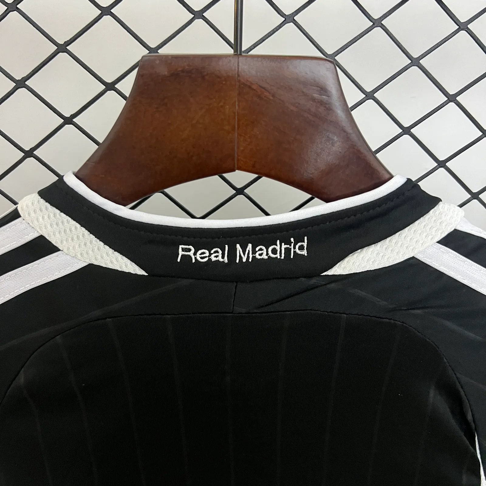kids Real Madrid 06/07 away size: 16-28 — 2/2