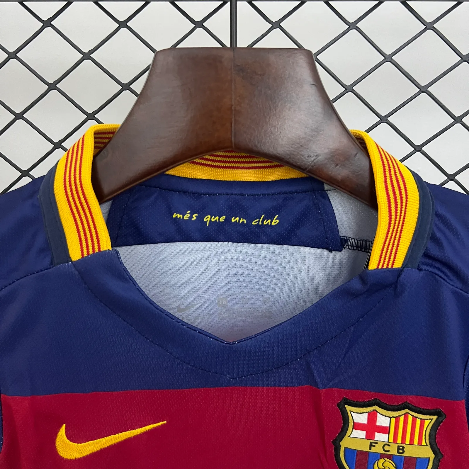 kids Barcelona 15/16 home size: 16-28 — 1/2