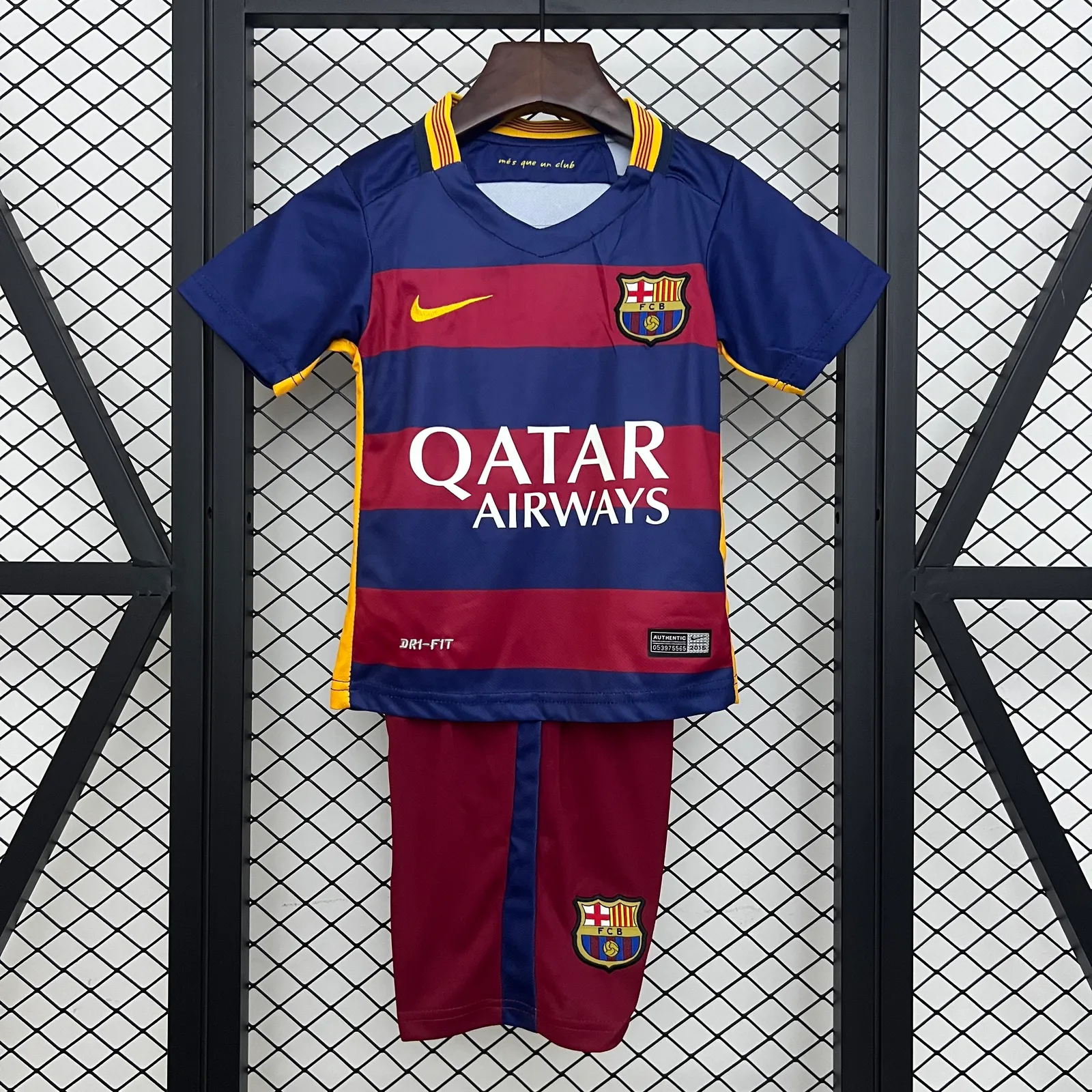 kids Barcelona 15/16 home size: 16-28 — 2/2