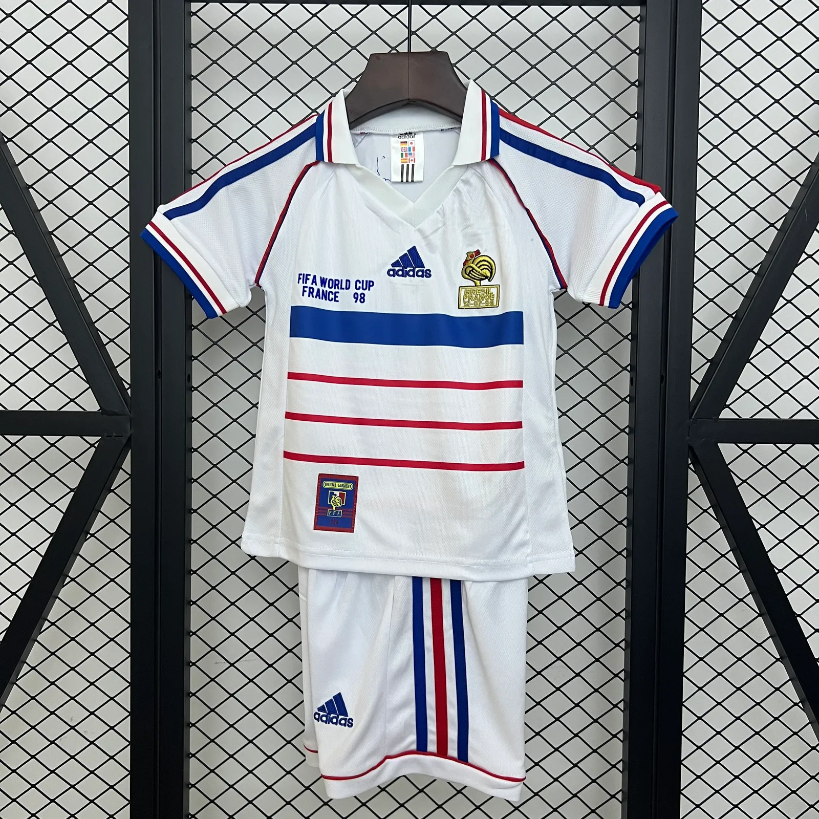 kids France 1998 away size: 16-28 — 1/2
