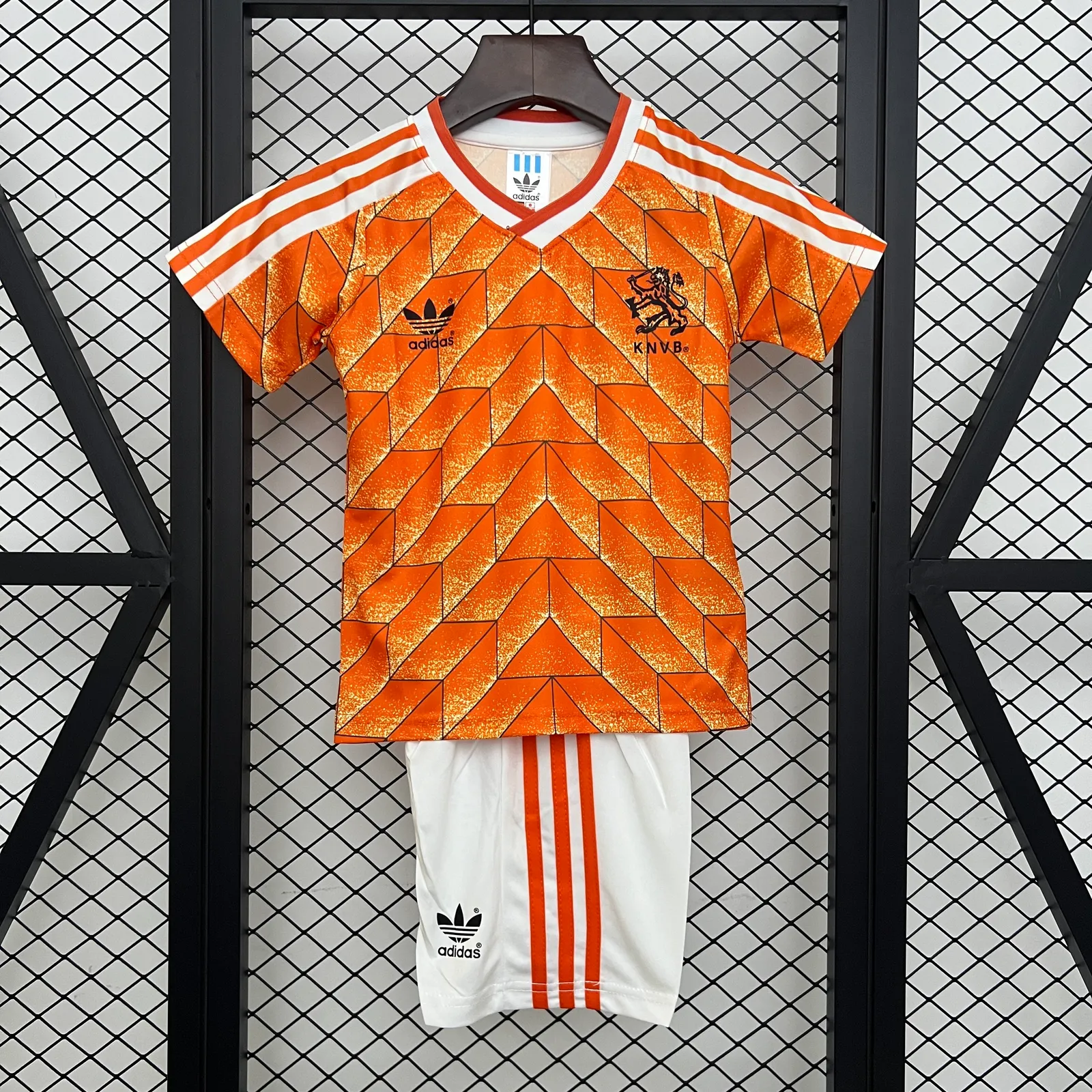 kids Netherlands 1988 home size: 16-28 — 1/2