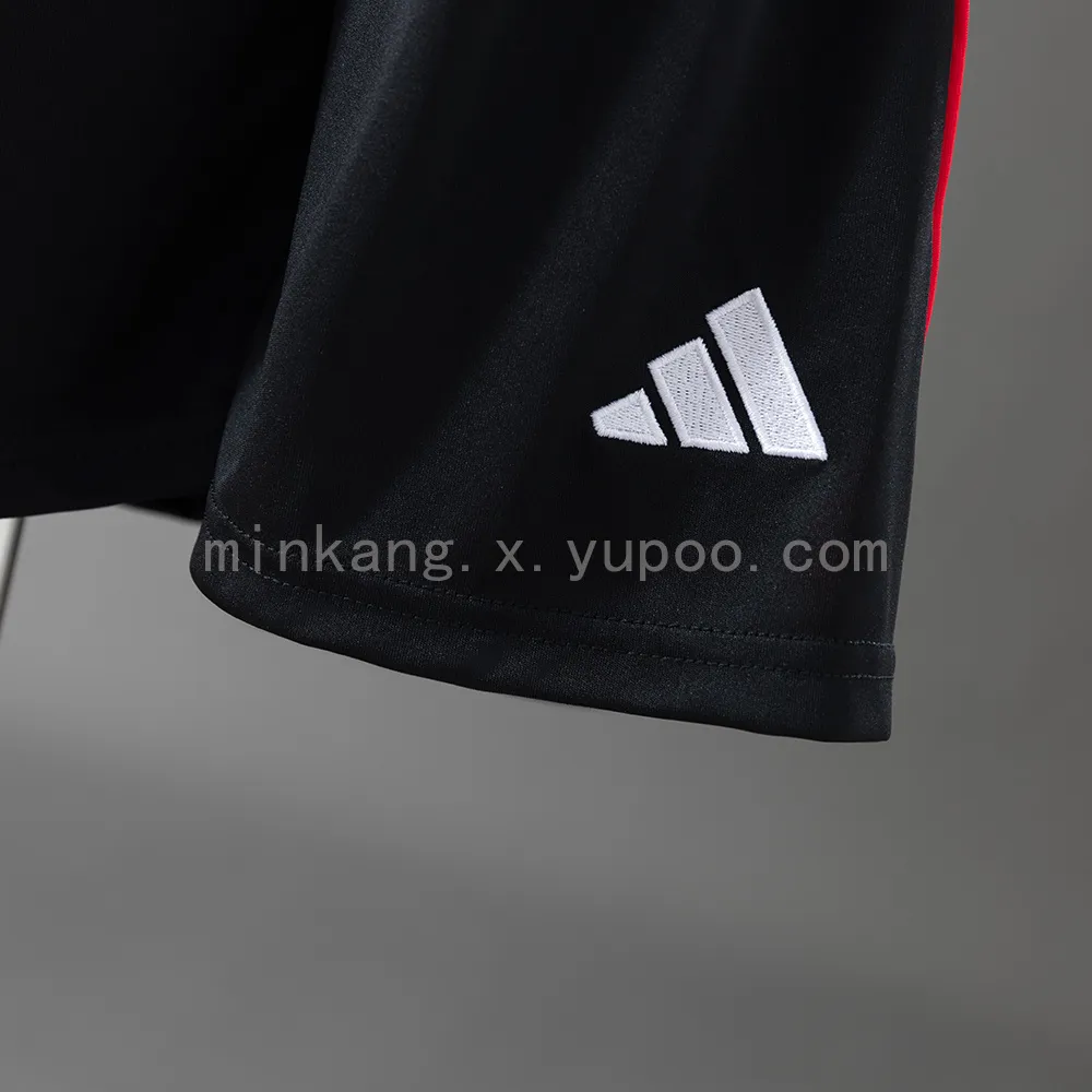 25/26 Kids Benfica Training clothes Size: 16-28