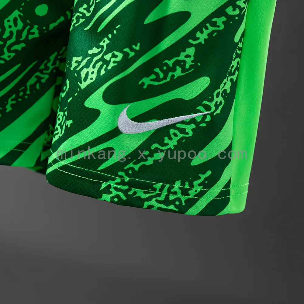 25/26 Sporting Lisbon Goalkeeper Green Size: 16-28