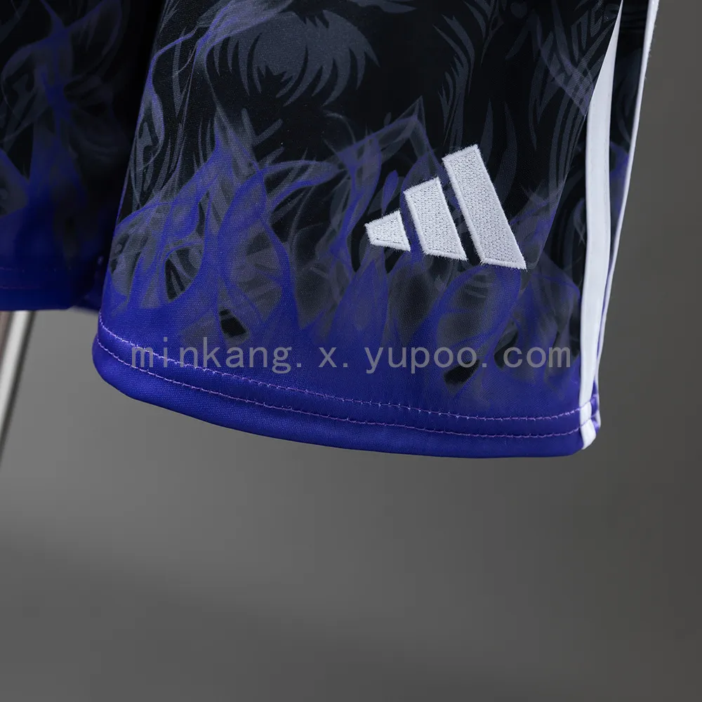 M-U 25/26 Kids Kit Special edition Jersey Size:16-28 — 1/2