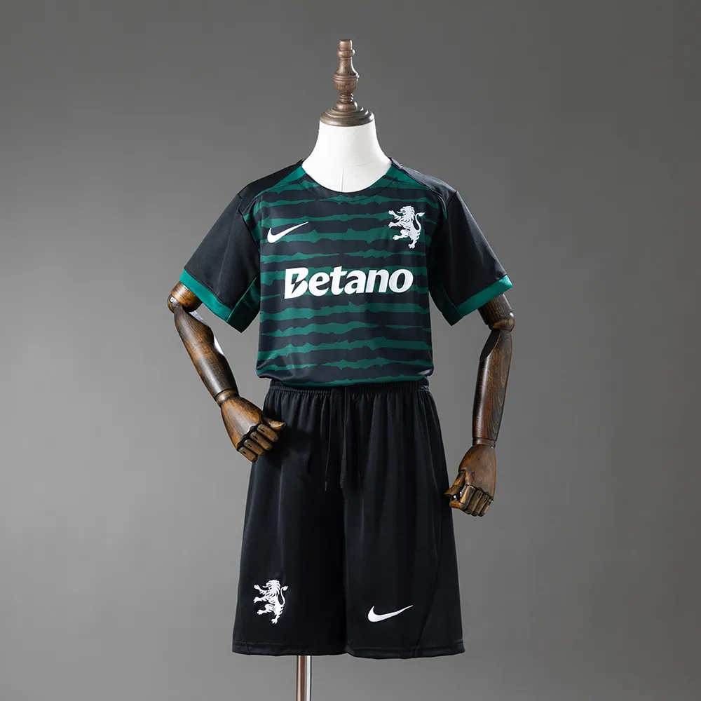 Sporting CP 25/26 Christmas Special Edition Kids Kit Jersey — 2/2