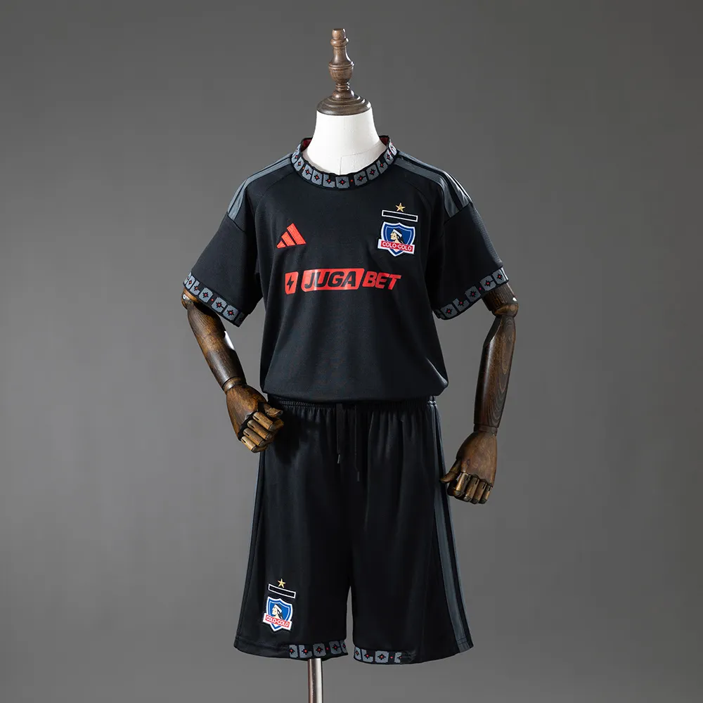 Colo Colo 26/27 Away Kids Kit — 2/2