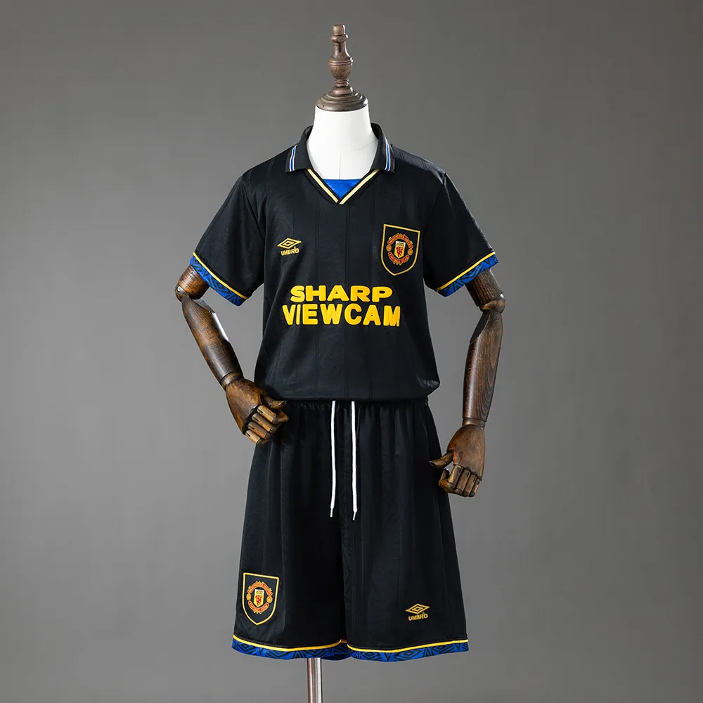 M-U 93/94 Away Retro Kids Kit Jersey — 2/2