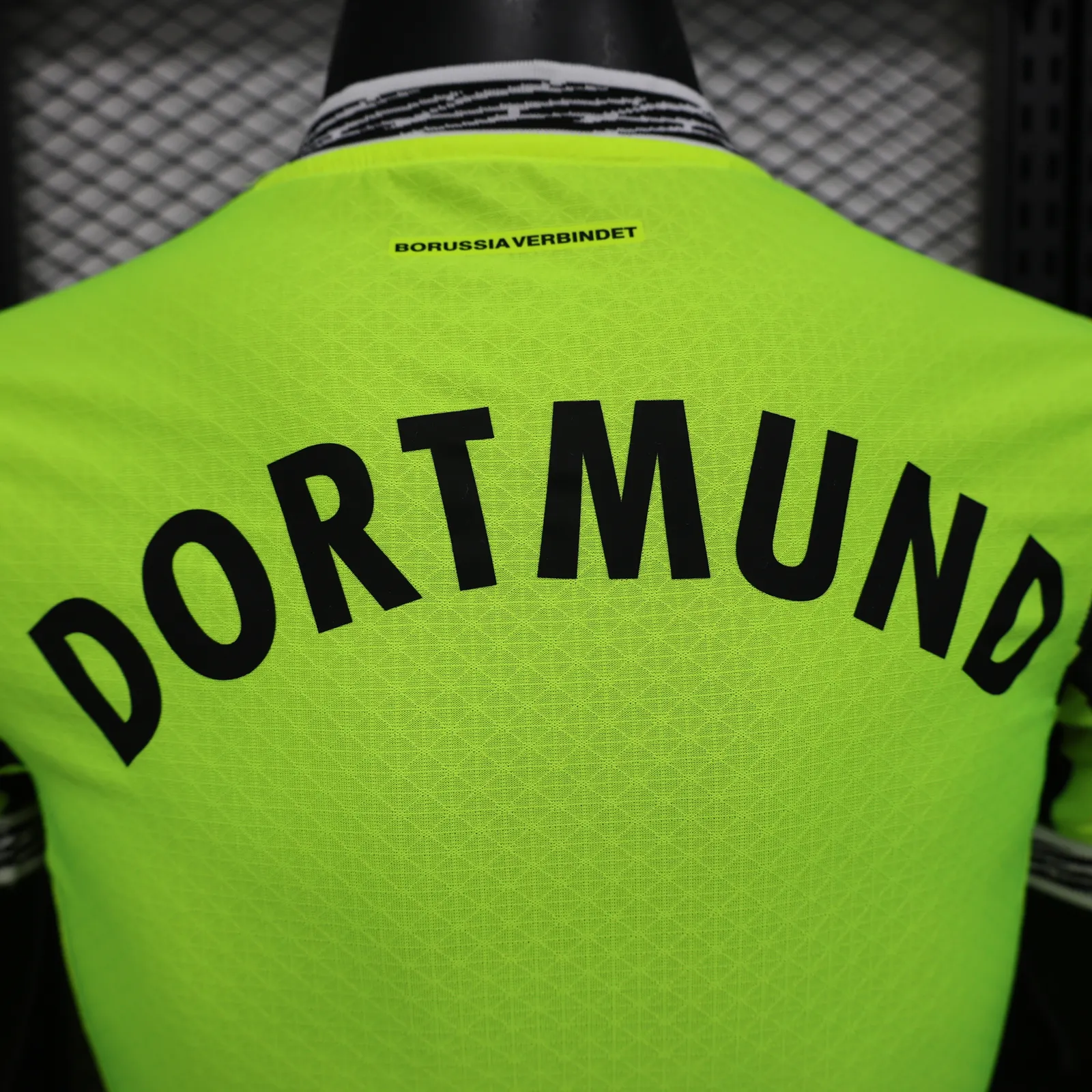 25/26 Player Dortmund Special Edition — 1/2