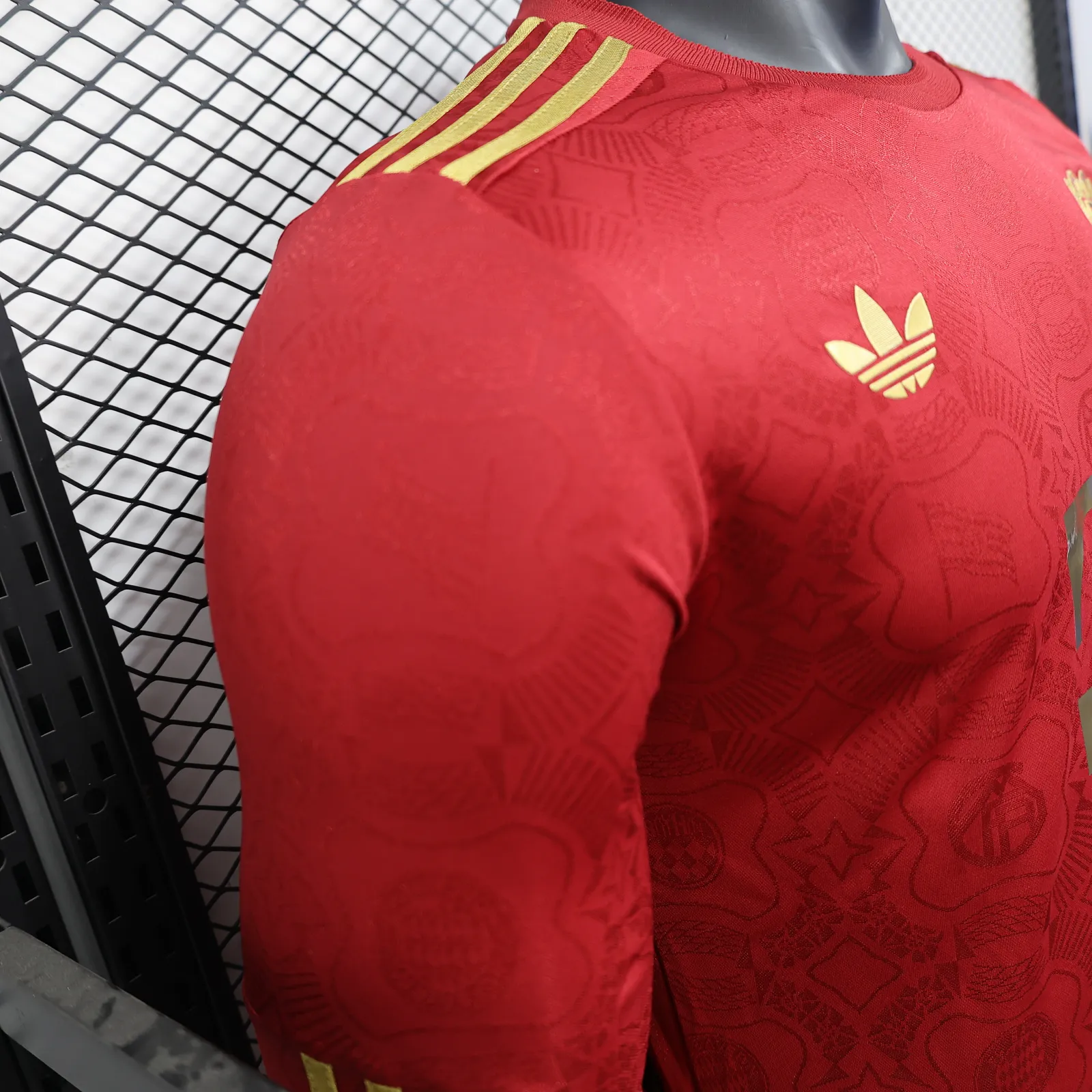 25/26 Player FC Bayern Munich 125th Anniversary Red — 1/2