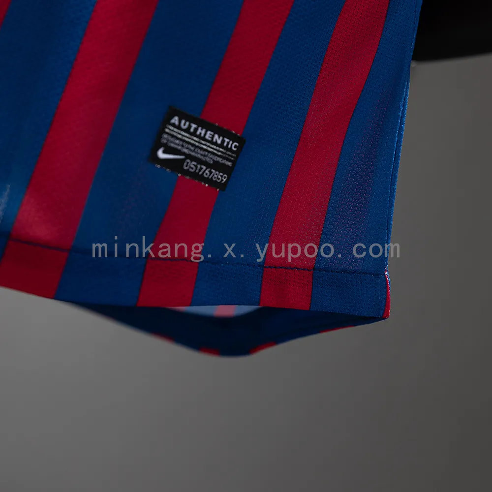 Barcelona 11/12 Home Player Version Retro Jersey — 1/2