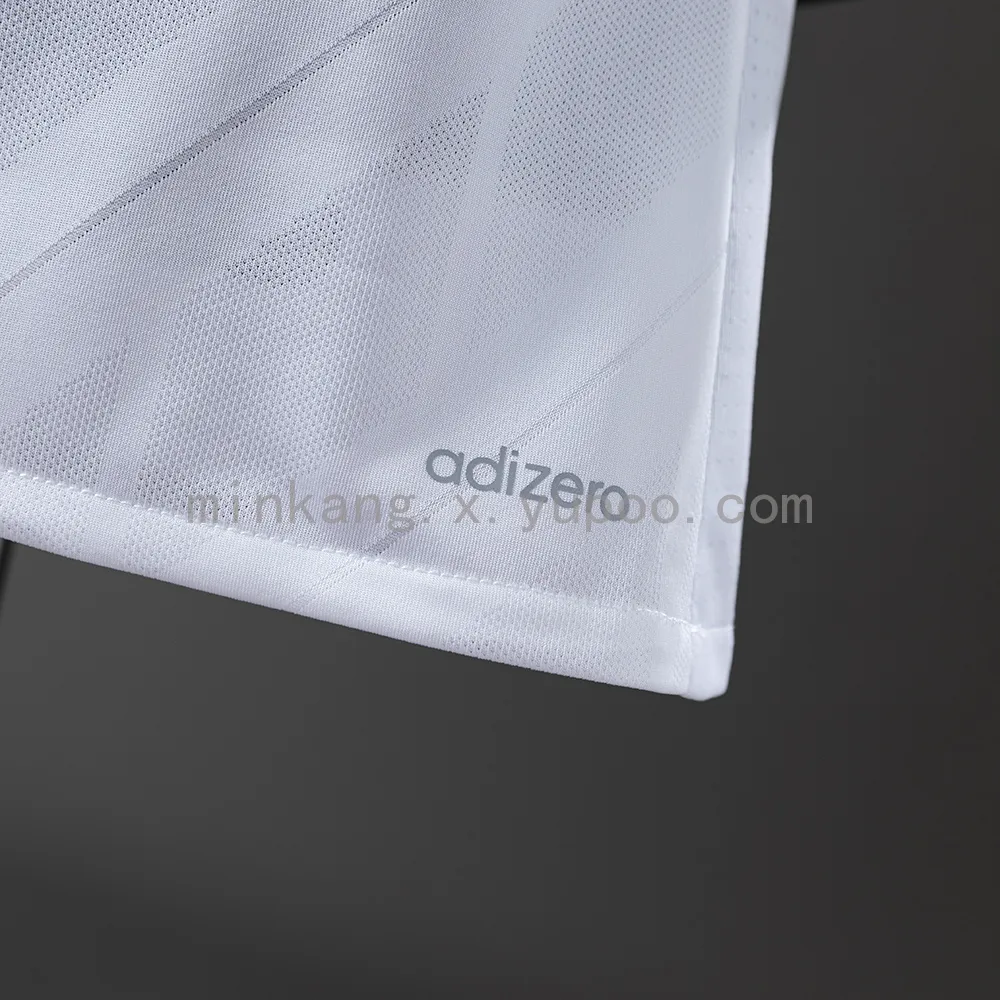 Real Madrid 17/18 Home Player Version Retro Jersey — 1/2
